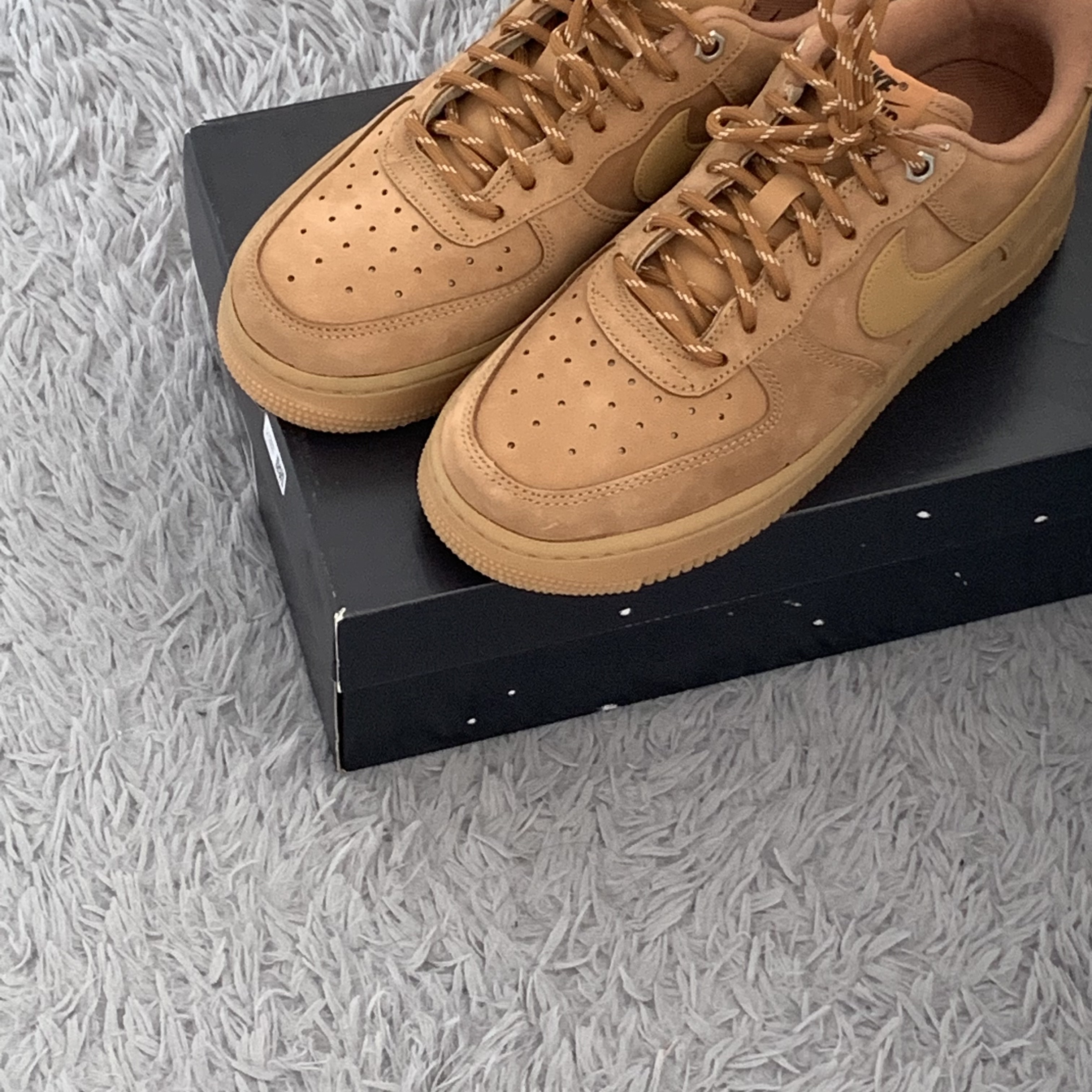Nike Air Force 1 '07 WB Flax 착용 스타일