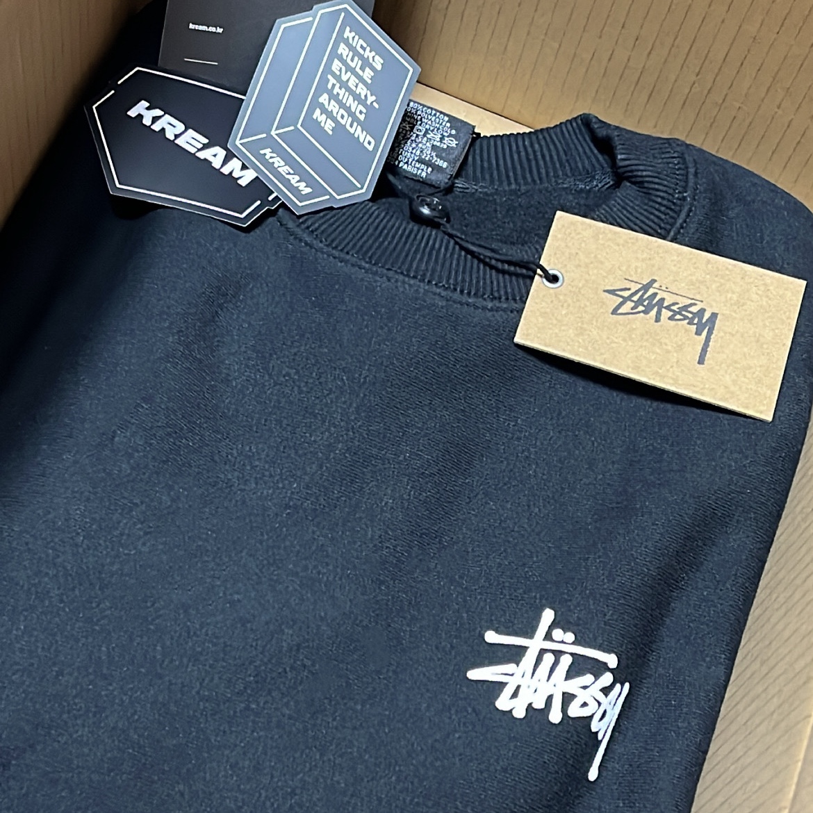 Stussy Basic Stussy Crew Black 2022 착용 스타일