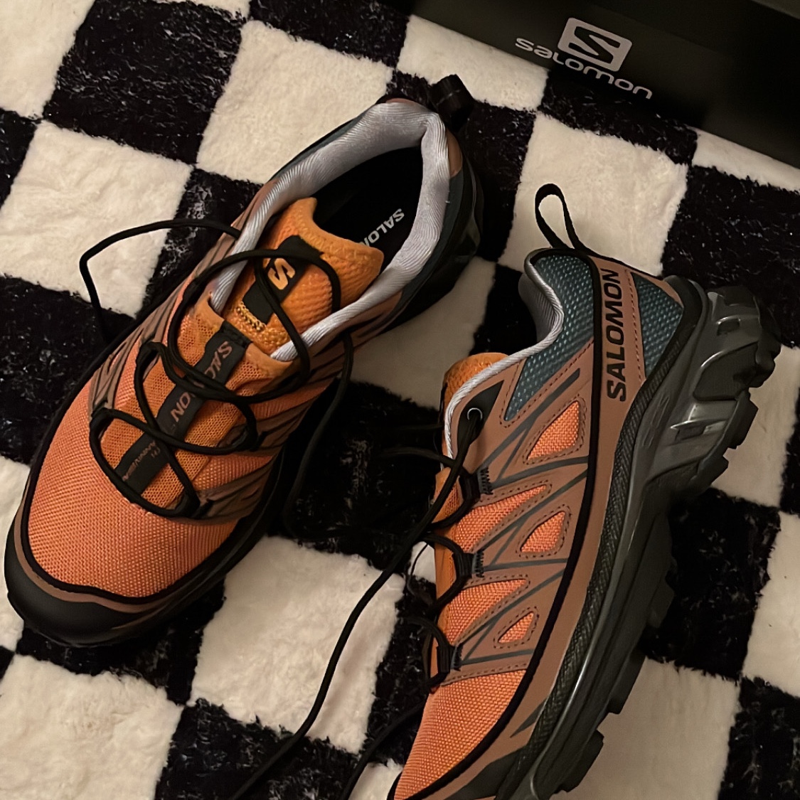 Salomon XT-6 Expanse 75th Anniversary Golden Oak Acorn 착용 스타일 - 1