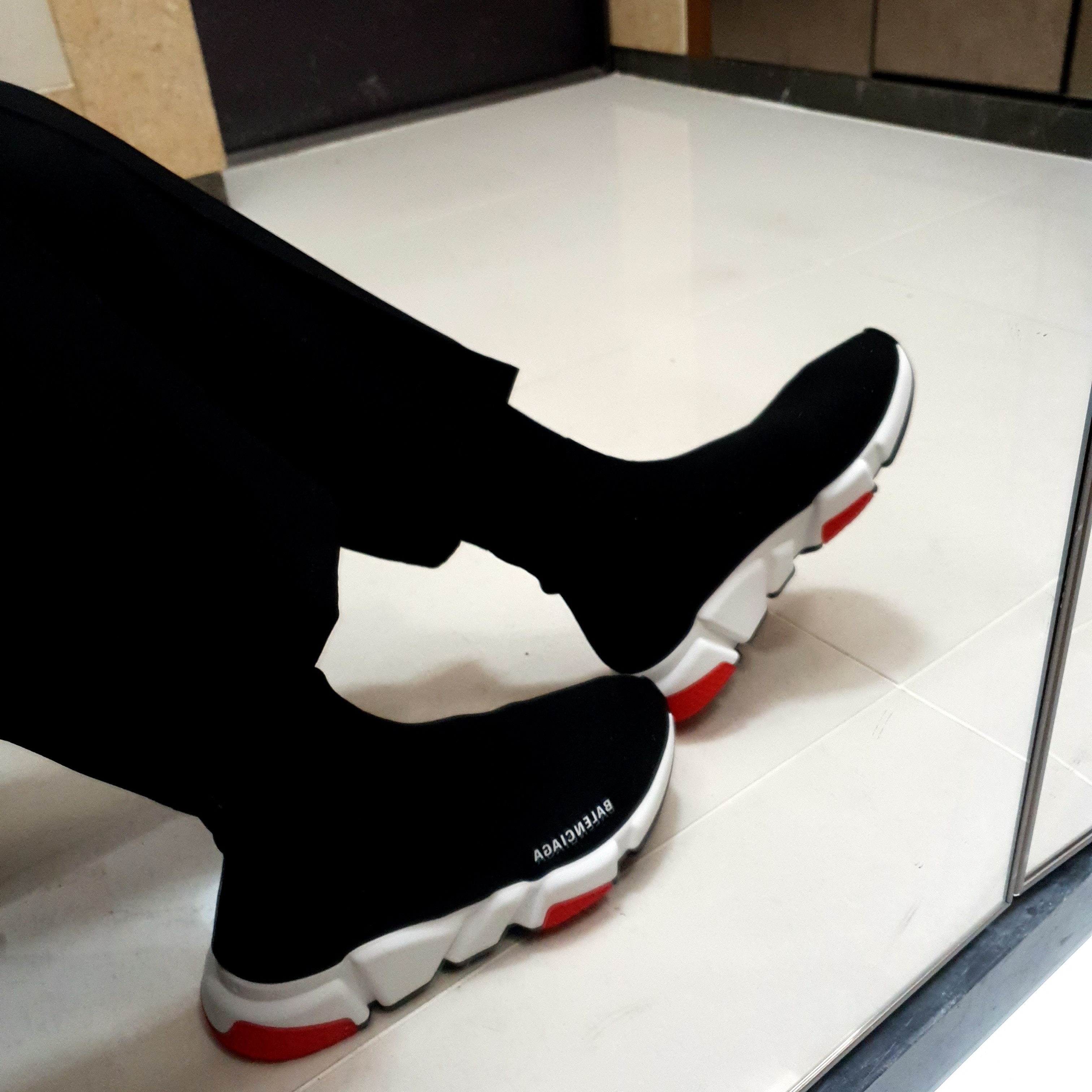 Balenciaga Speed Trainer Black Red 2020 착용 스타일 - 2