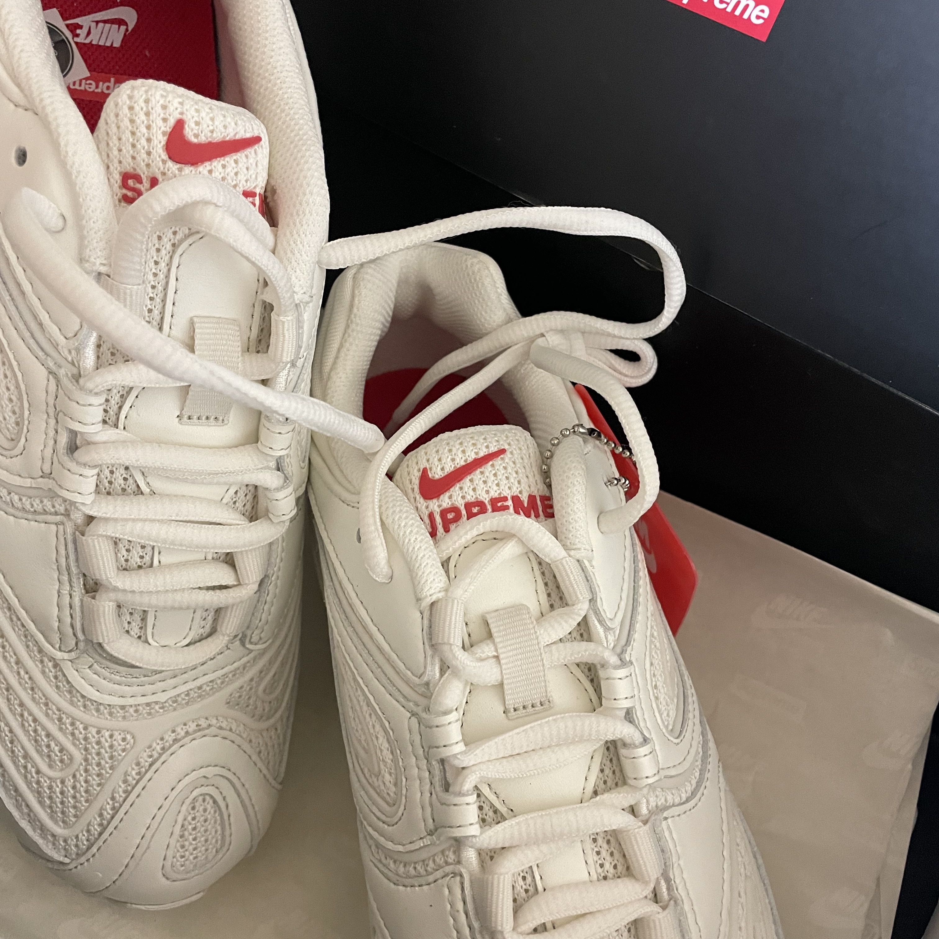 Nike x Supreme Air Max 98 TL White 착용 스타일