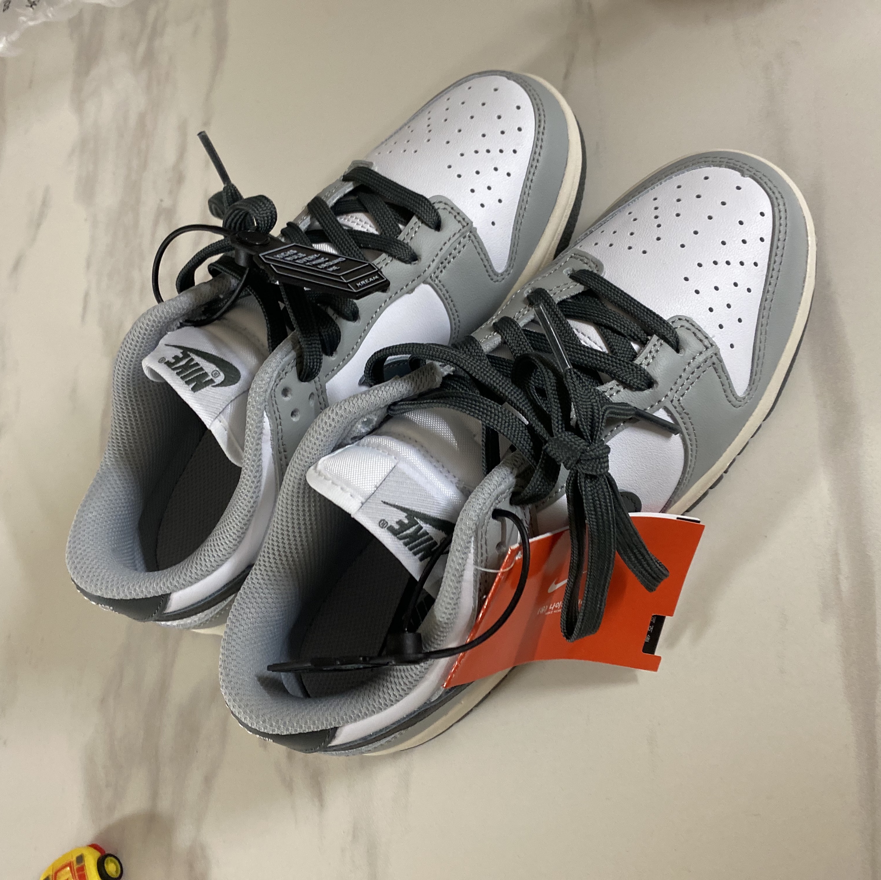 (W) Nike Dunk Low Light Smoke Grey 착용 스타일 - 4