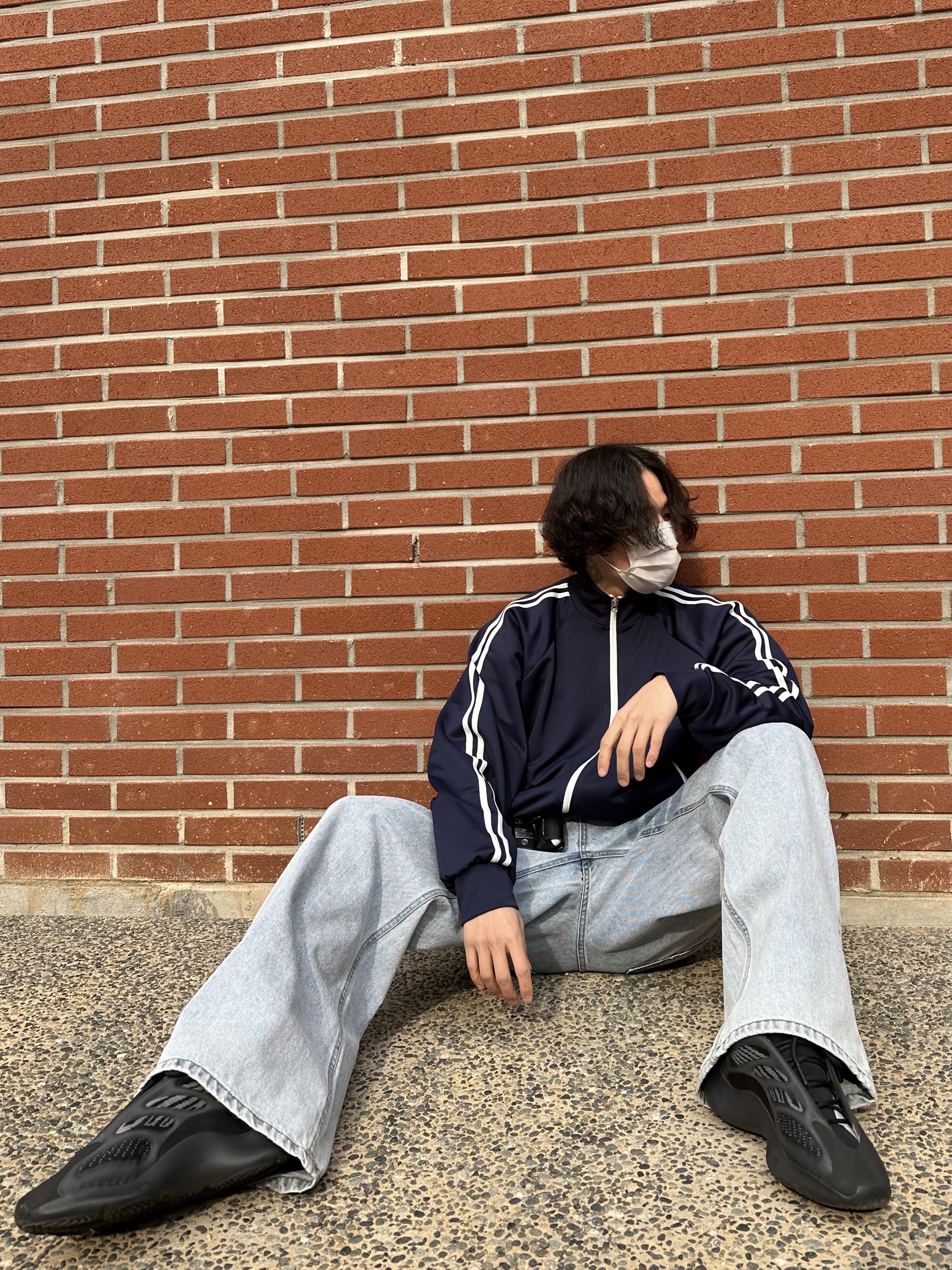 Adidas Yeezy 700 V3 Alvah 착용 스타일 - 5