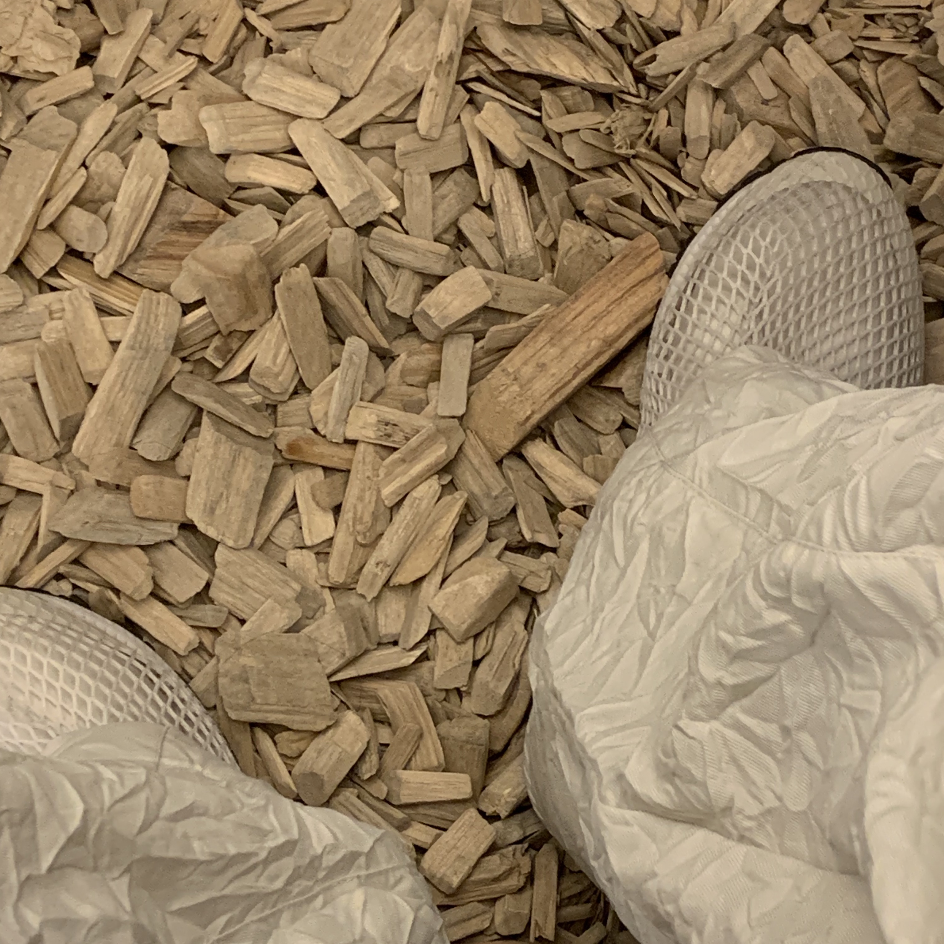 Asics x Vivienne Westwood Gel-Kayano 26 Birch White, Stussy Ralphie Big Crinkle Pants Natural 착용 스타일 - 2