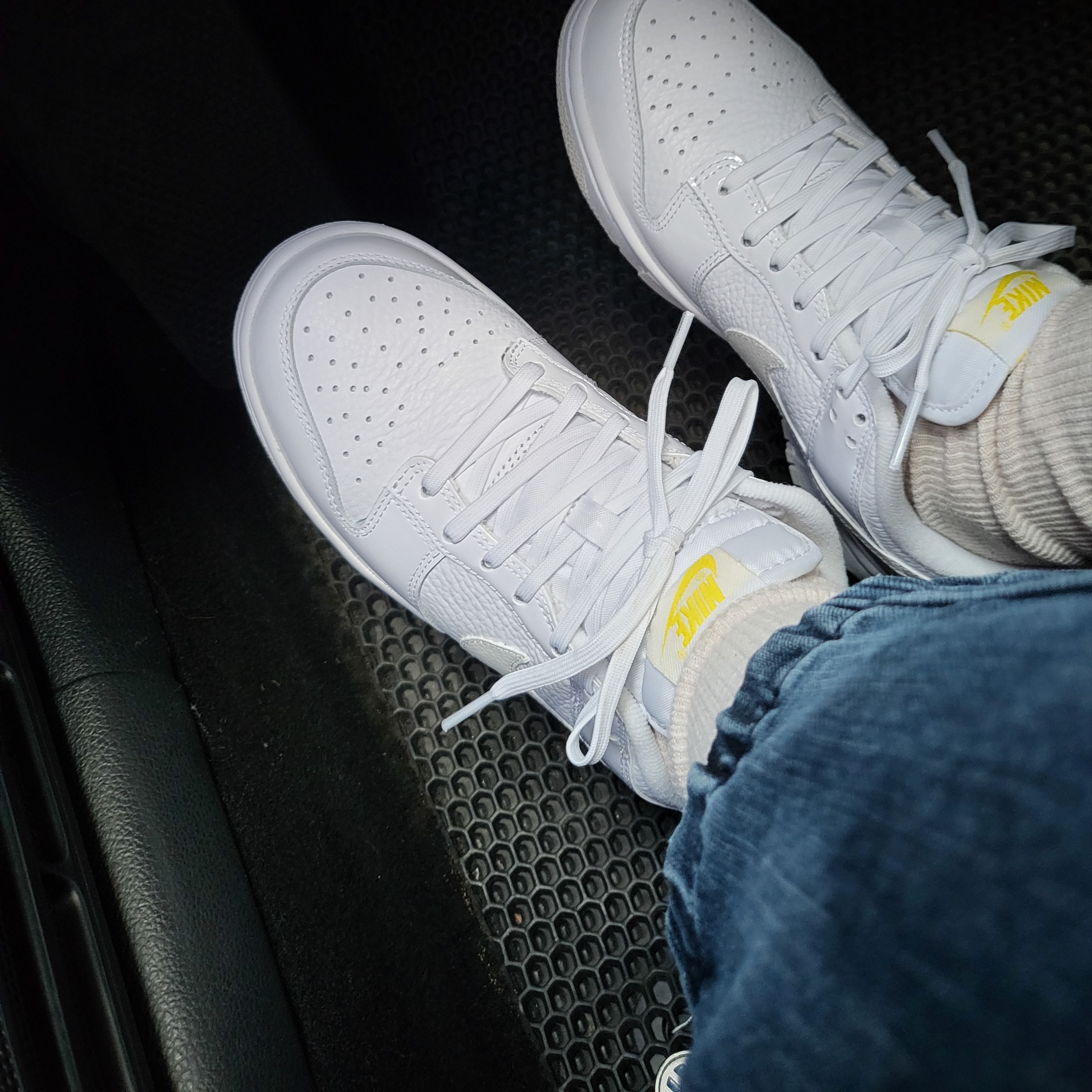 (W) Nike Dunk Low Valentine's Day White Optic Yellow 착용 스타일