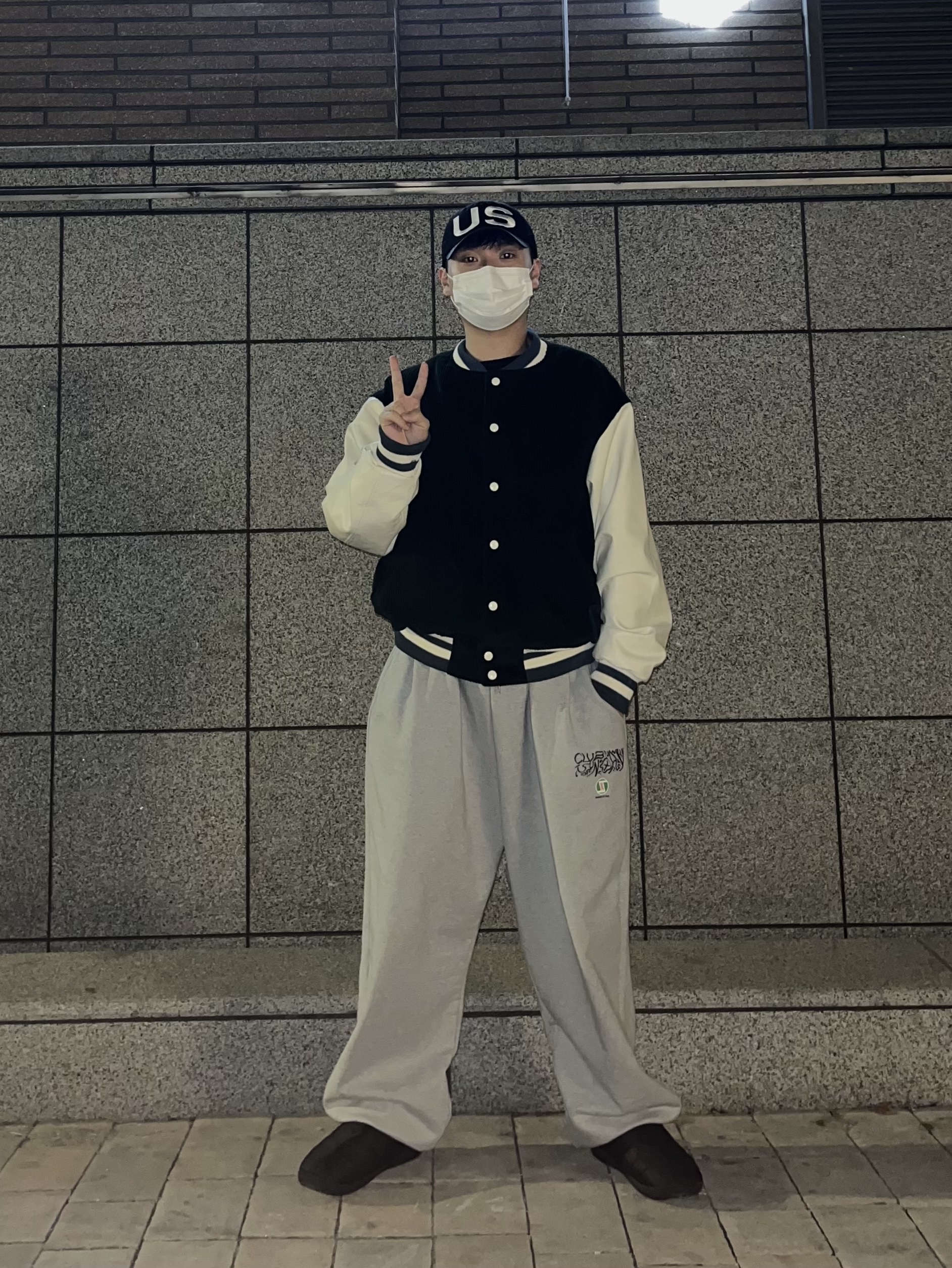 s/e/o Us Cap Black 착용 스타일 - 1