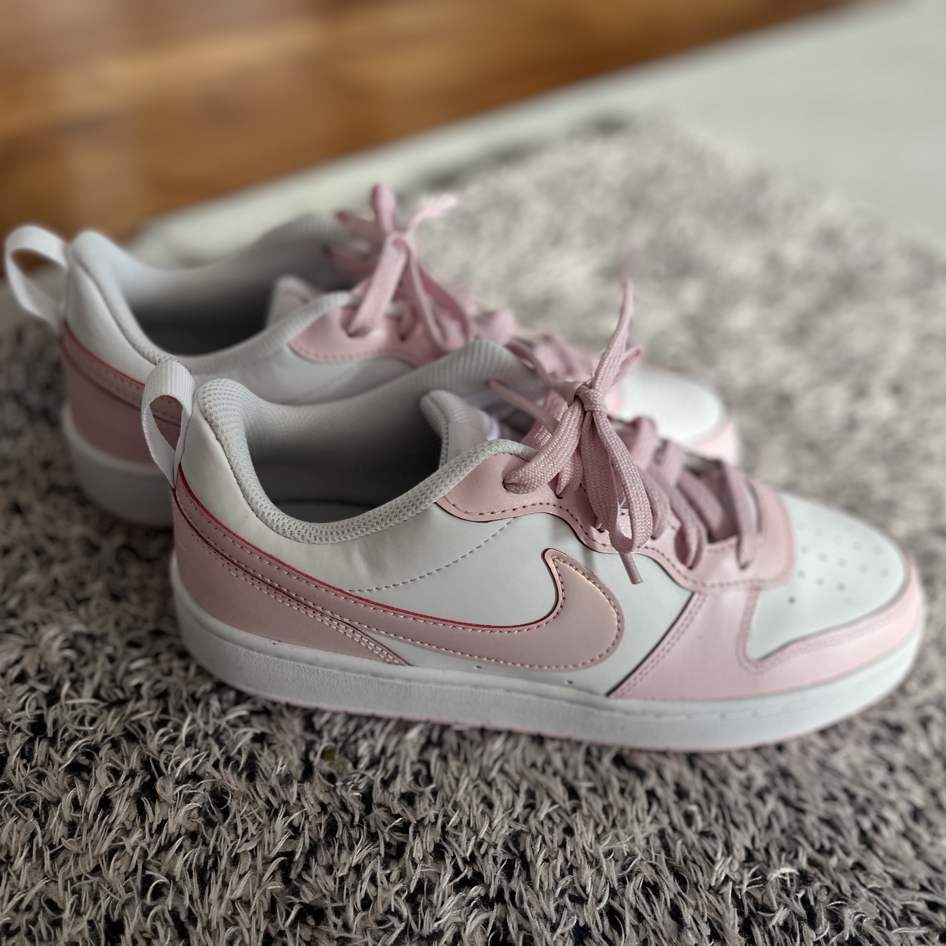 (GS) Nike Court Borough 2 SE White Pink Foam 착용 스타일