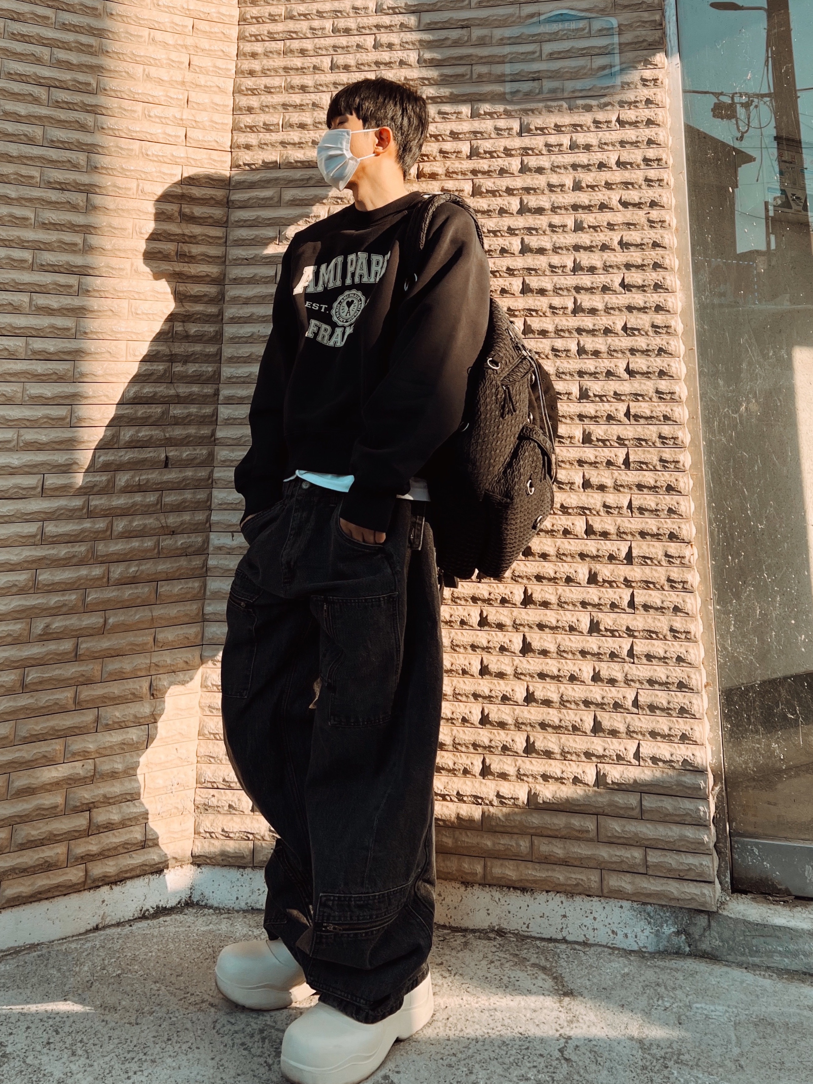 AMI Paris France Sweatshirt Black, Bottega Veneta Puddle Ankle Boots Sea Salt 착용 스타일