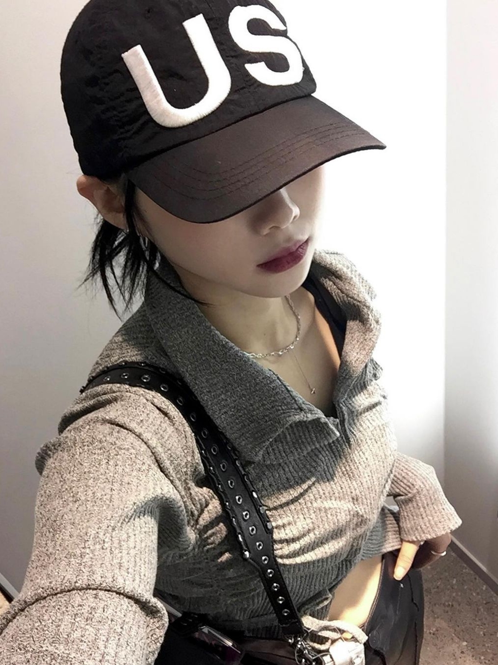 s/e/o Us Cap Black 착용 스타일 - 3
