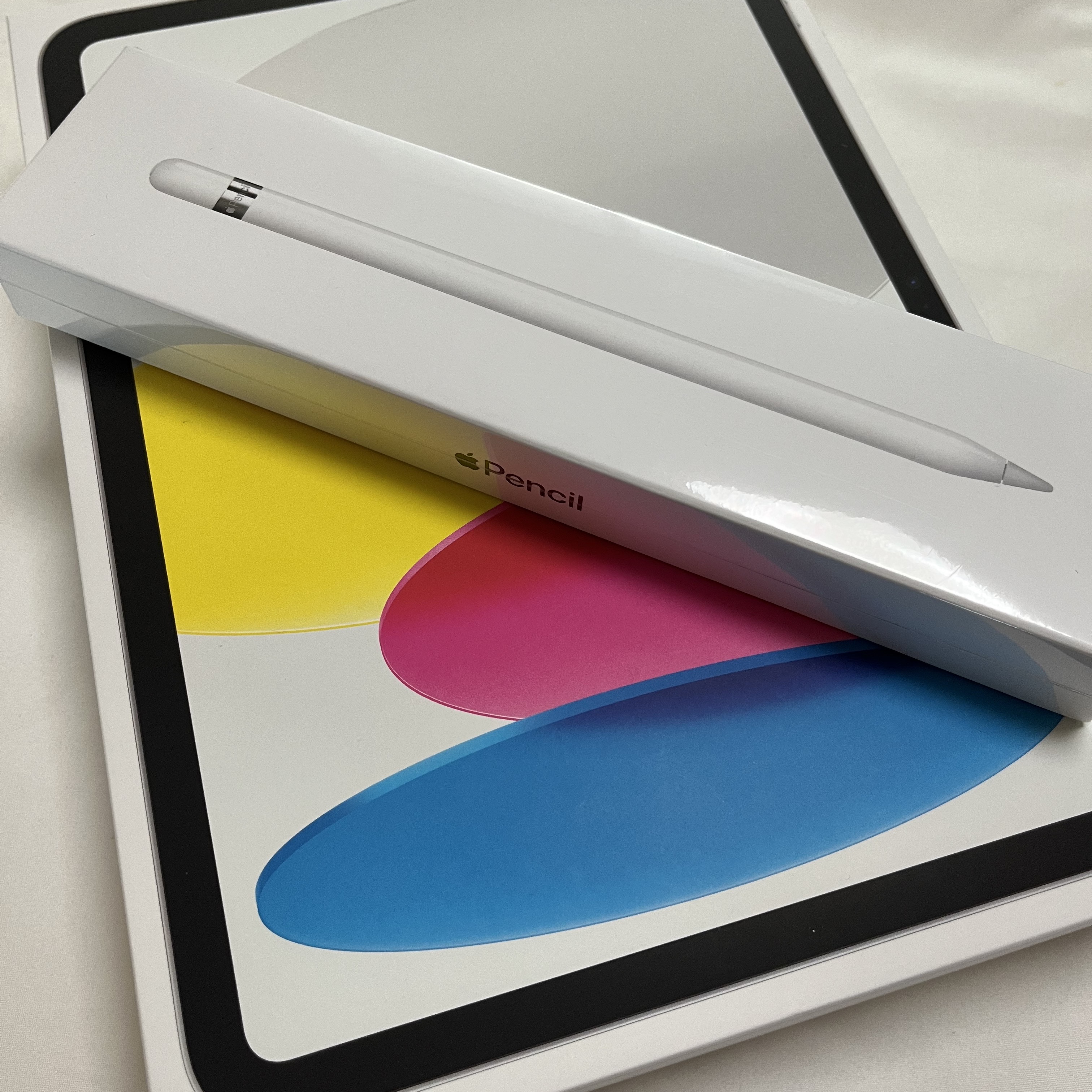 Apple iPad 10th Gen Wifi 64GB Silver (Korean Ver.), Apple Pencil 1st Gen with USB-C Adapter 착용 스타일