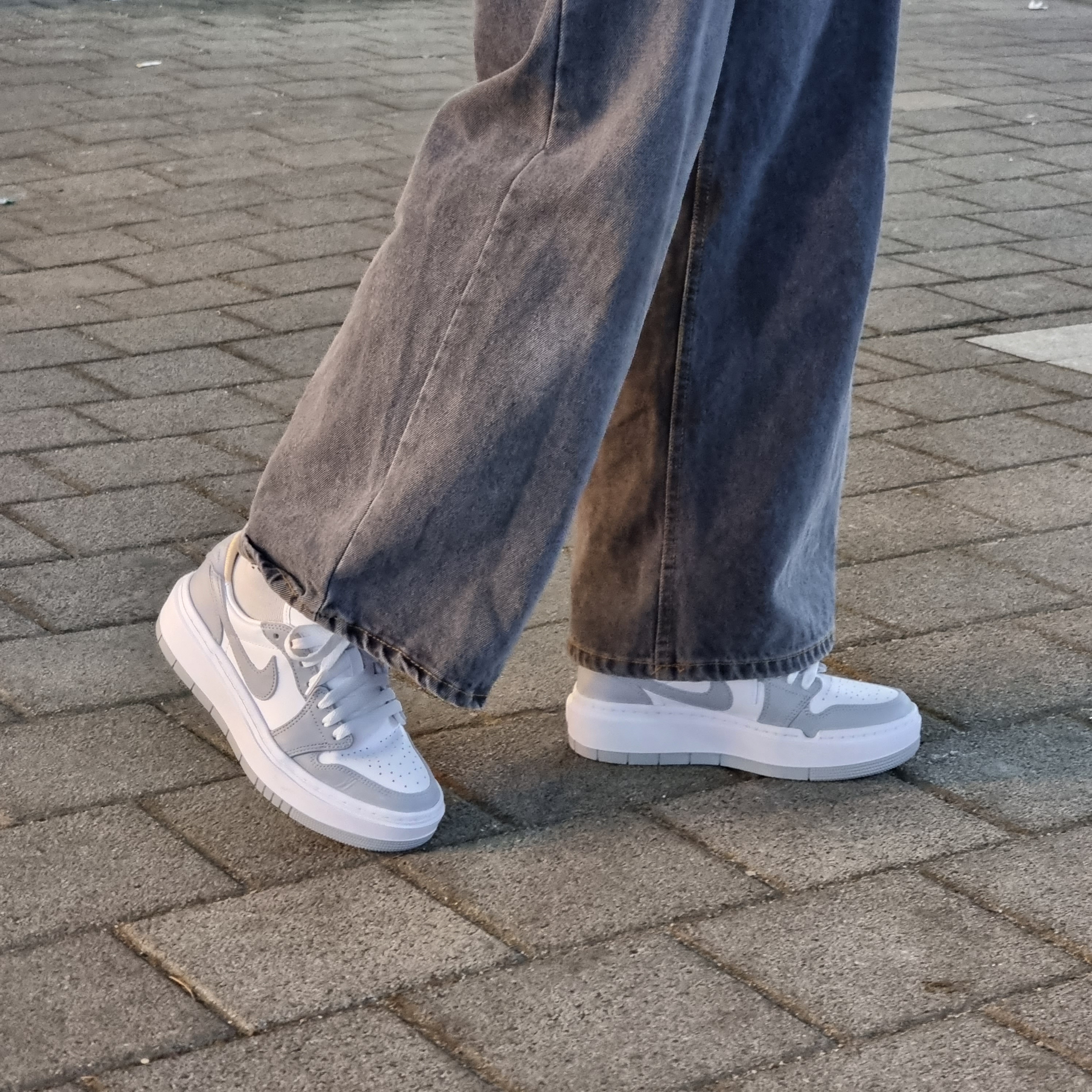 (W) Jordan 1 Elevate Low White and Wolf Grey 착용 스타일