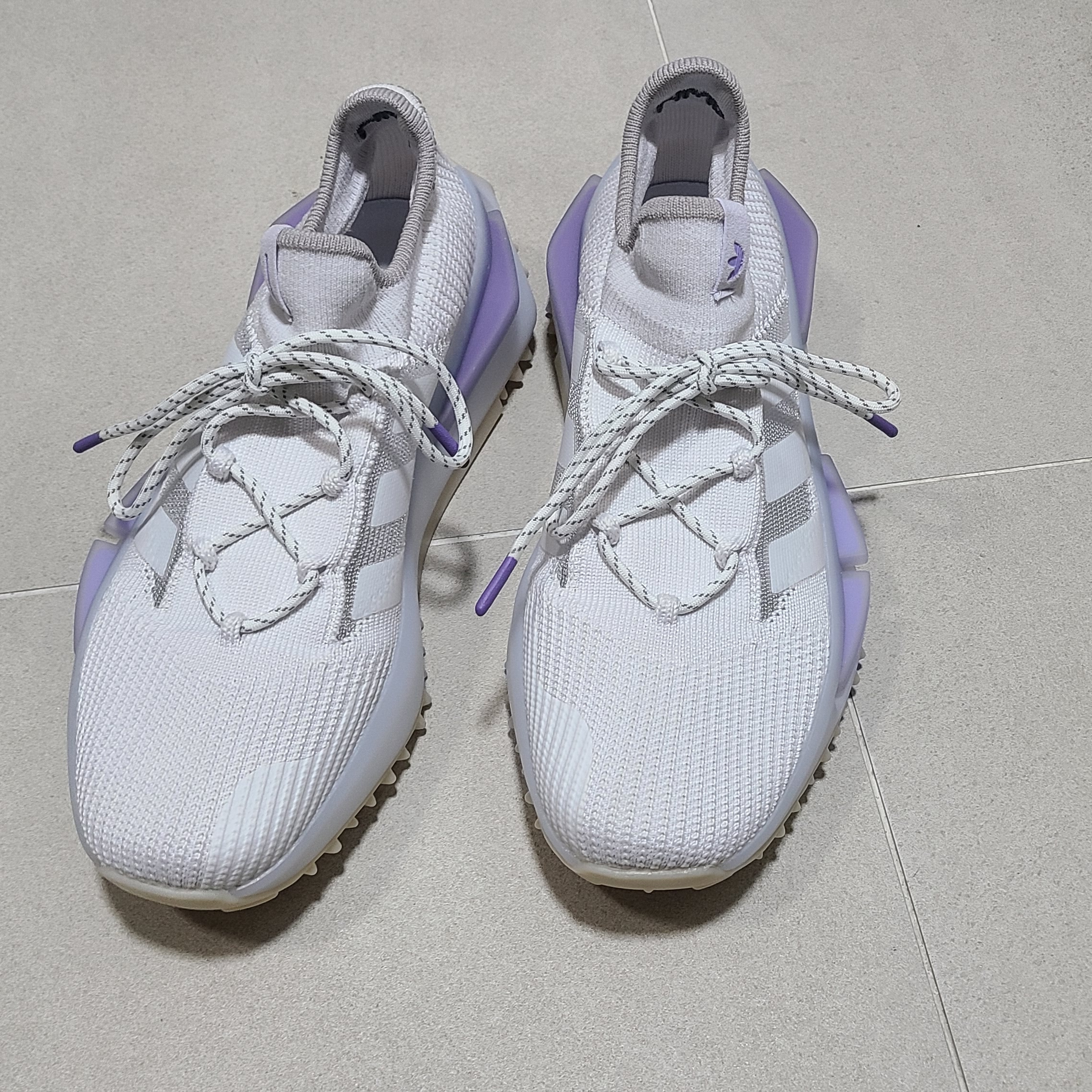 Adidas NMD S1 Cloud White Light Purple 착용 스타일 - 1