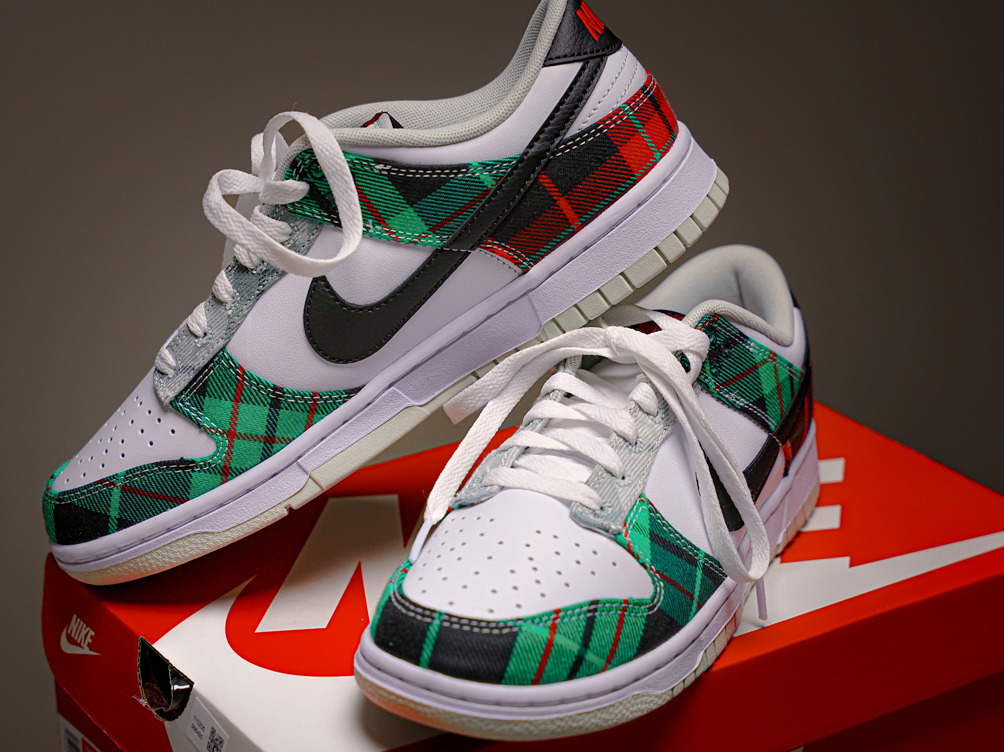 Nike Dunk Low Retro PRM White and Black 착용 스타일