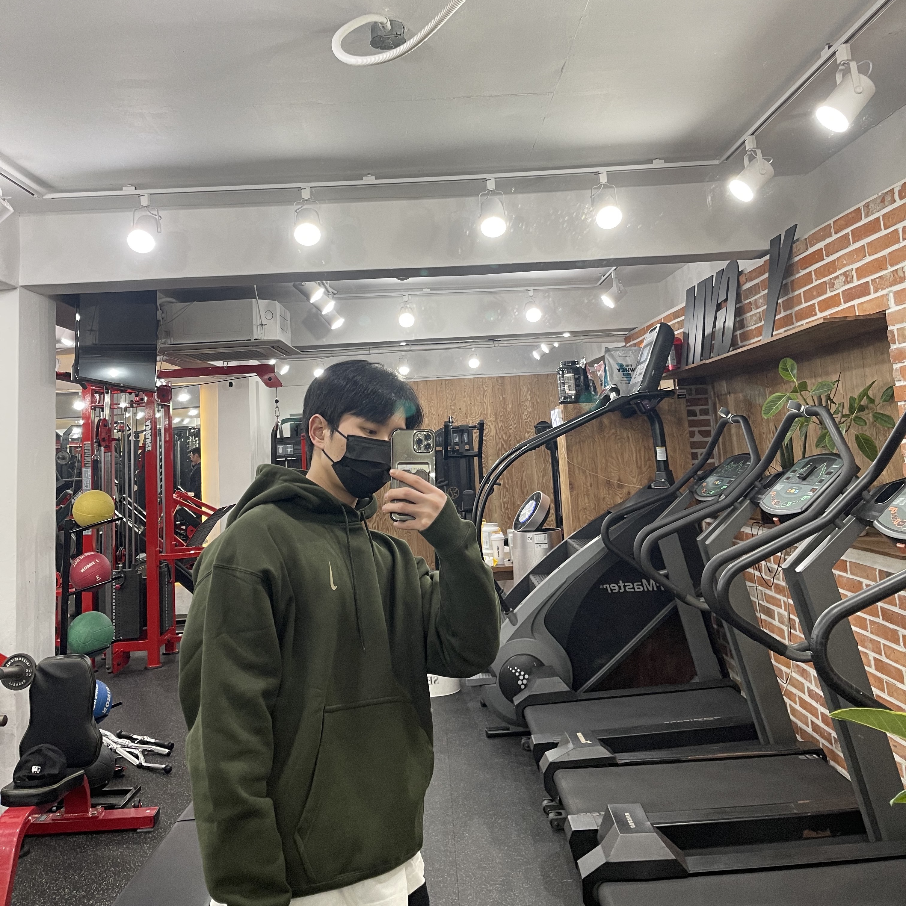 Nike x Billie Eilish NRG Fleece Hoodie Sequoia - Asia 착용 스타일