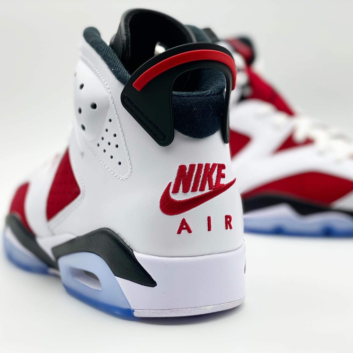 Jordan 6 Retro Carmine 2021 착용 스타일 - 3