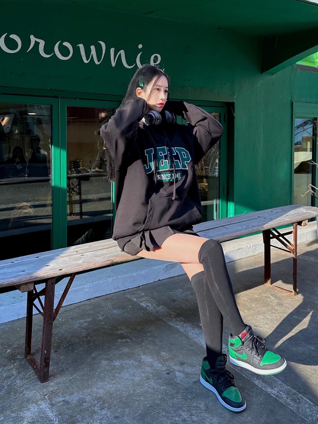 Jordan 1 Retro High OG Pine Green Black 착용 스타일 - 1