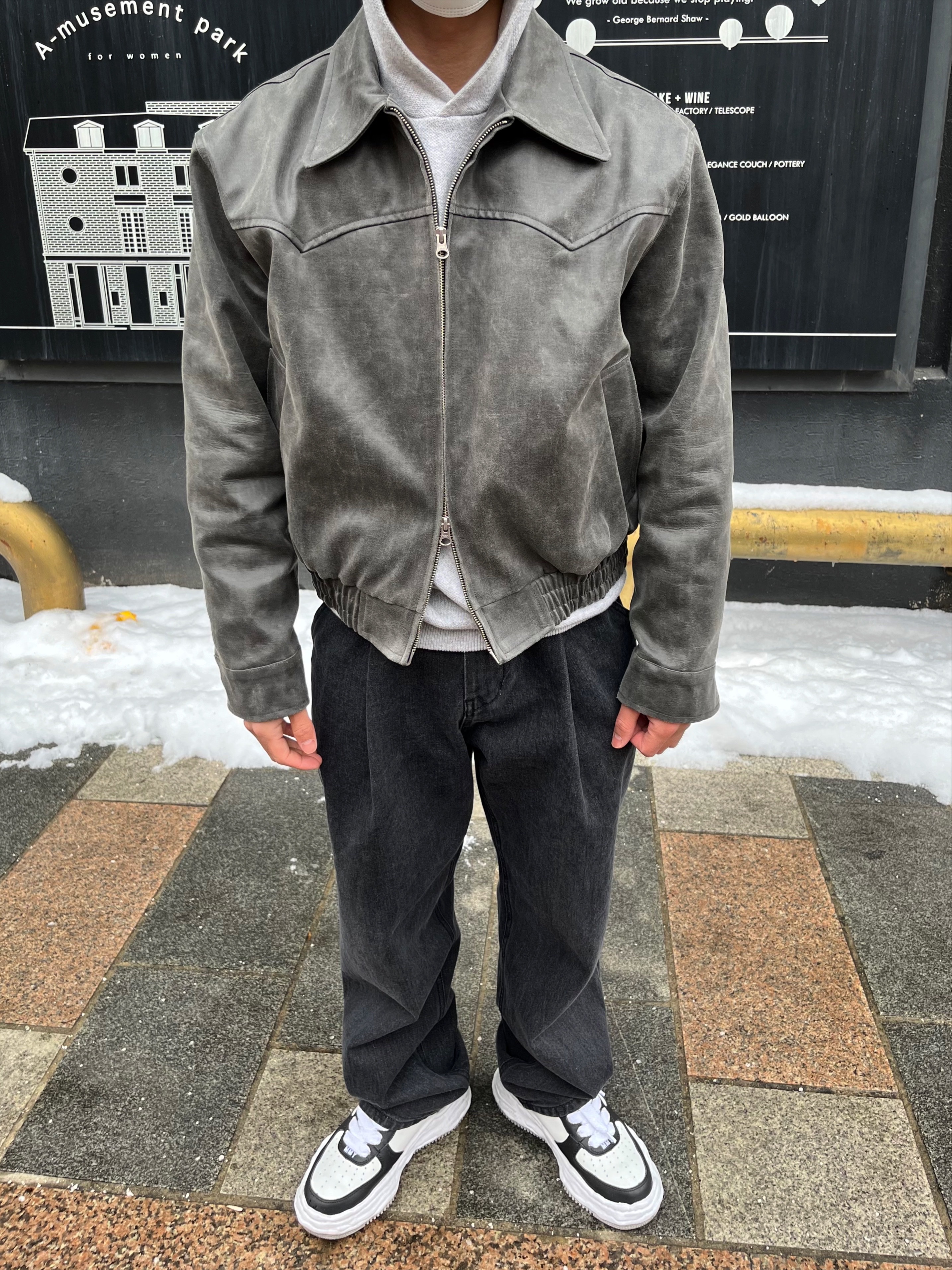 Apple AirPods Max Lightning Silver (Korean Ver.), Maison Mihara Yasuhiro Wayne OG Sole Leather Low-top Sneakers Black White 착용 스타일 - 4