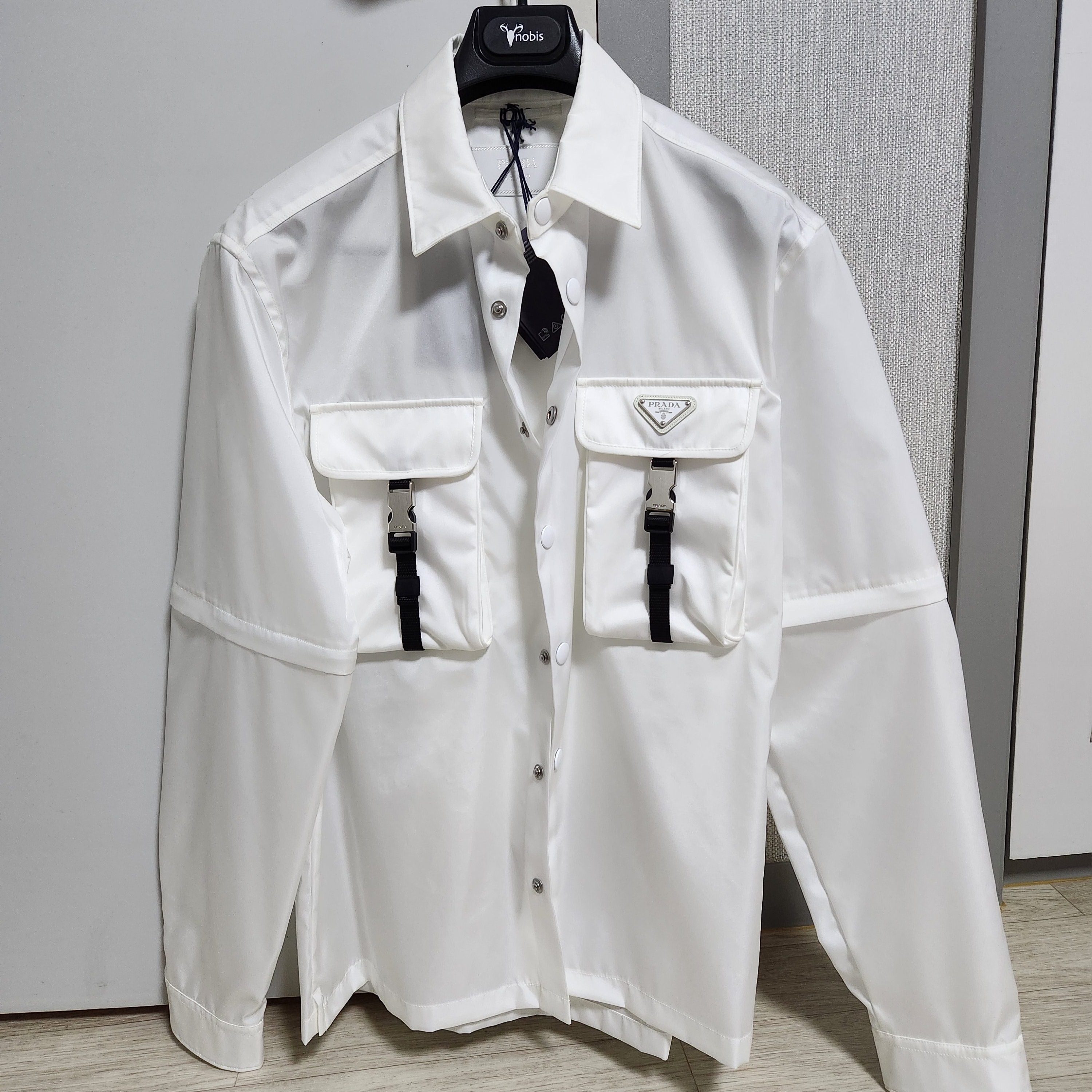 Prada Re-Nylon Shirt White 착용 스타일