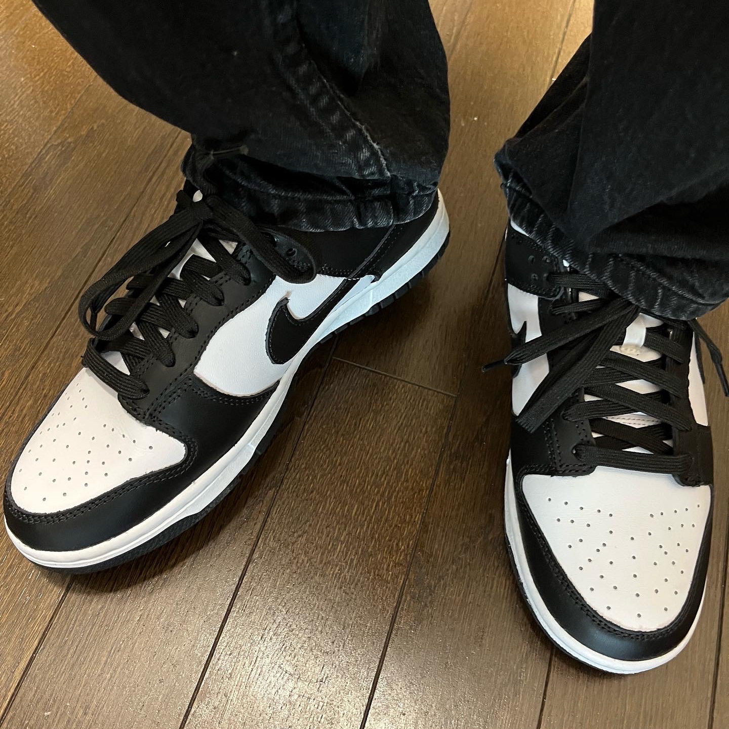 Nike Dunk Low Retro Black 착용 스타일 - 2