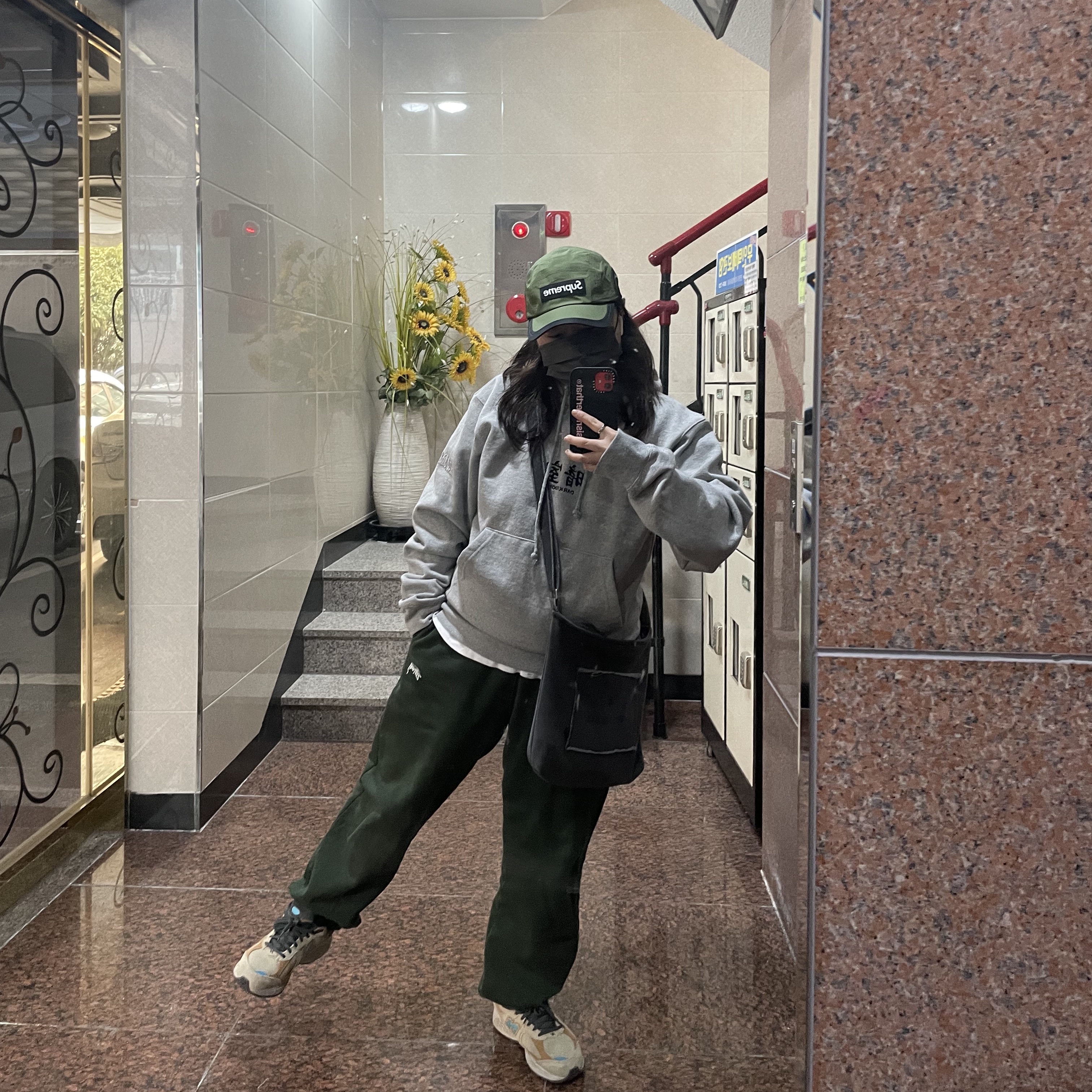 Supreme Gore-Tex Camp Cap Olive - 22FW, Darkr8m Studio Basic Logo Heavyweight Hoodie Gray 착용 스타일
