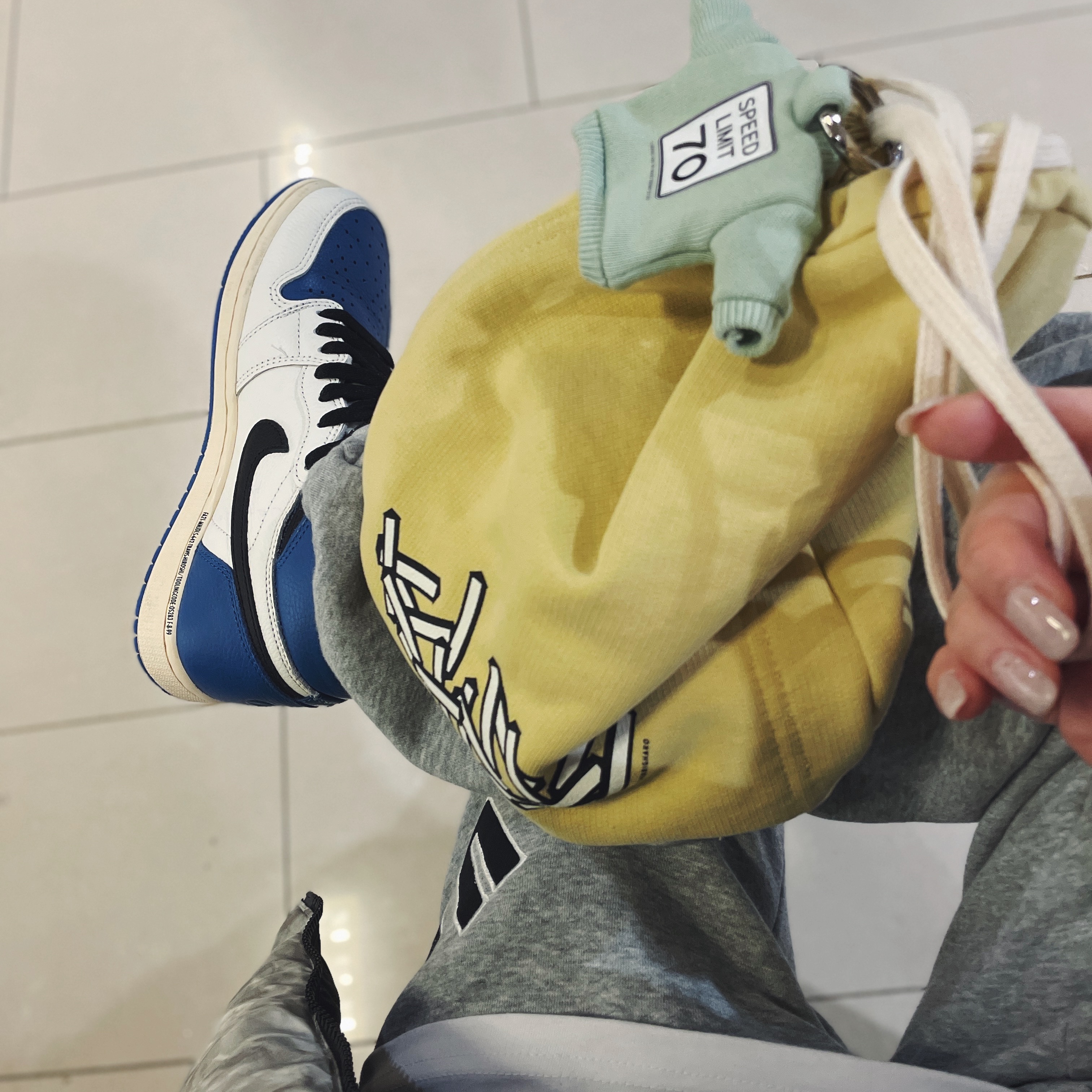 Jordan 1 x Travis Scott x Fragment Retro High OG SP Military Blue 착용 스타일