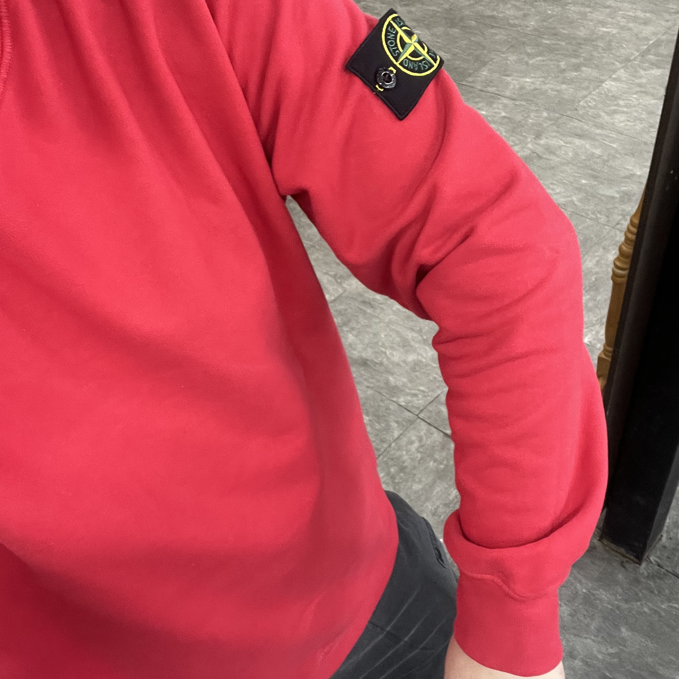 Stone Island 63020 Crewneck Sweatshirt Red - 22FW 착용 스타일 - 1
