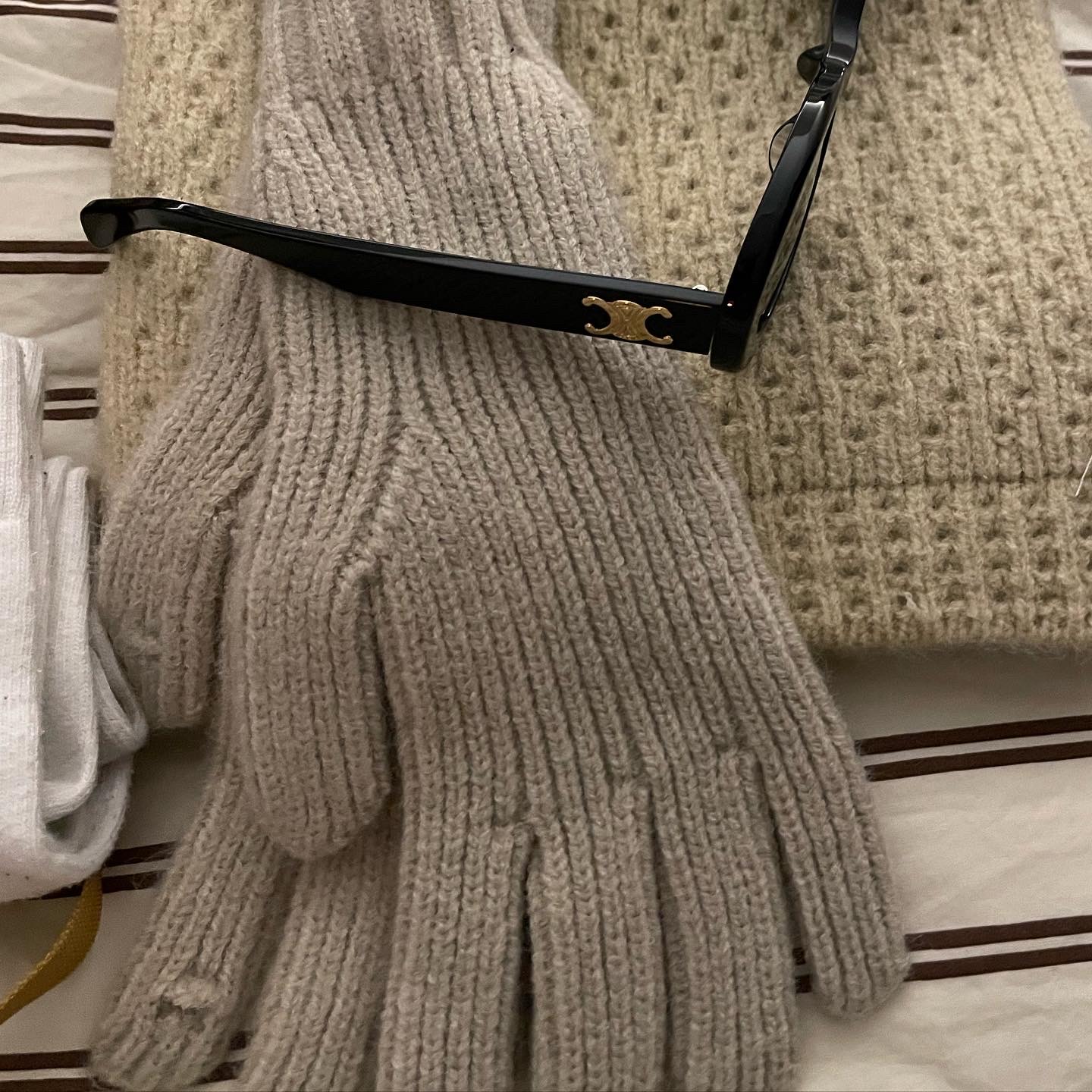 Apple AirPods Max Lightning Silver (Korean Ver.), Arc'teryx Heliad 10 Backpack Retreat 착용 스타일 - 3