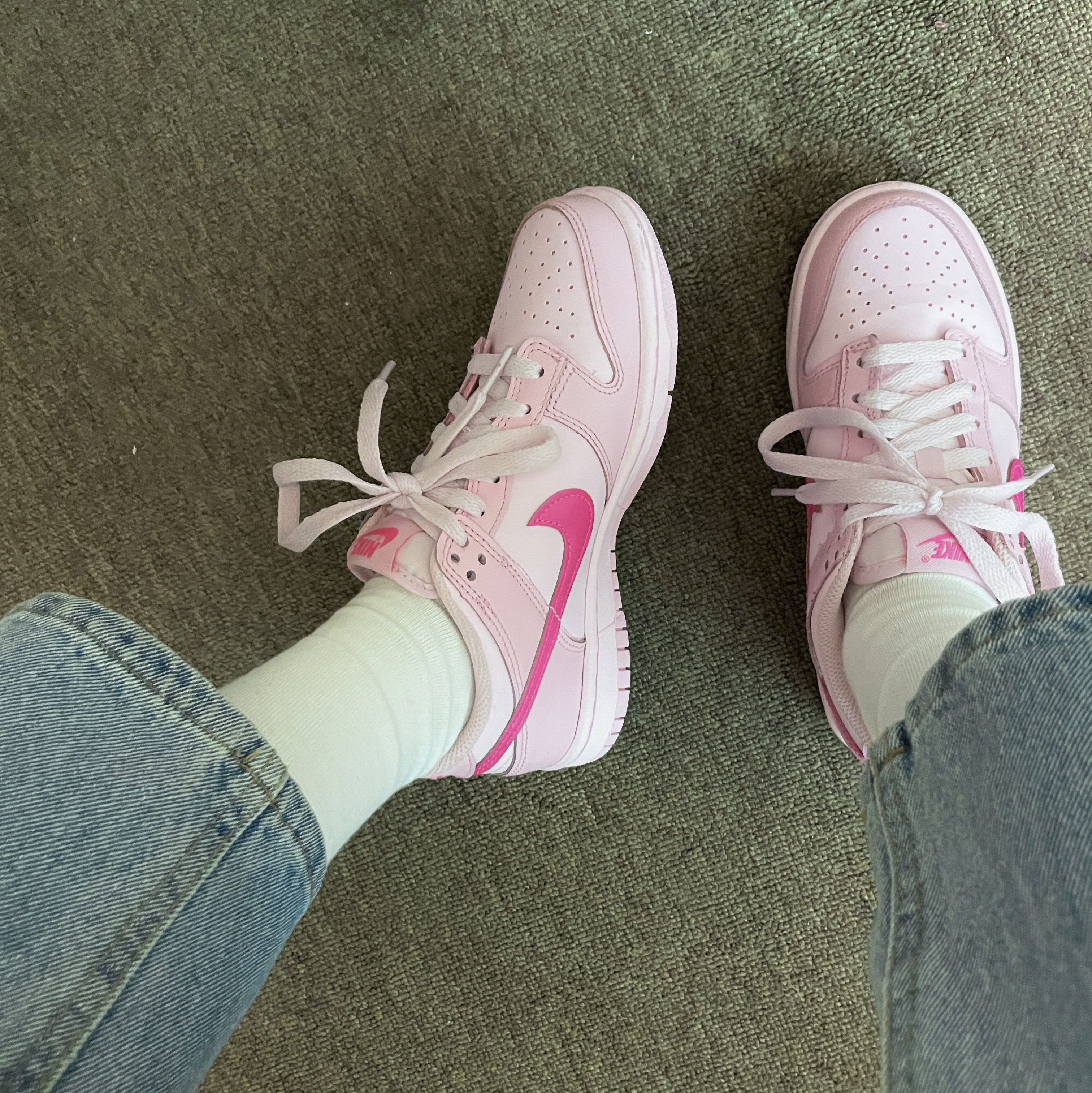 (GS) Nike Dunk Low Triple Pink 착용 스타일