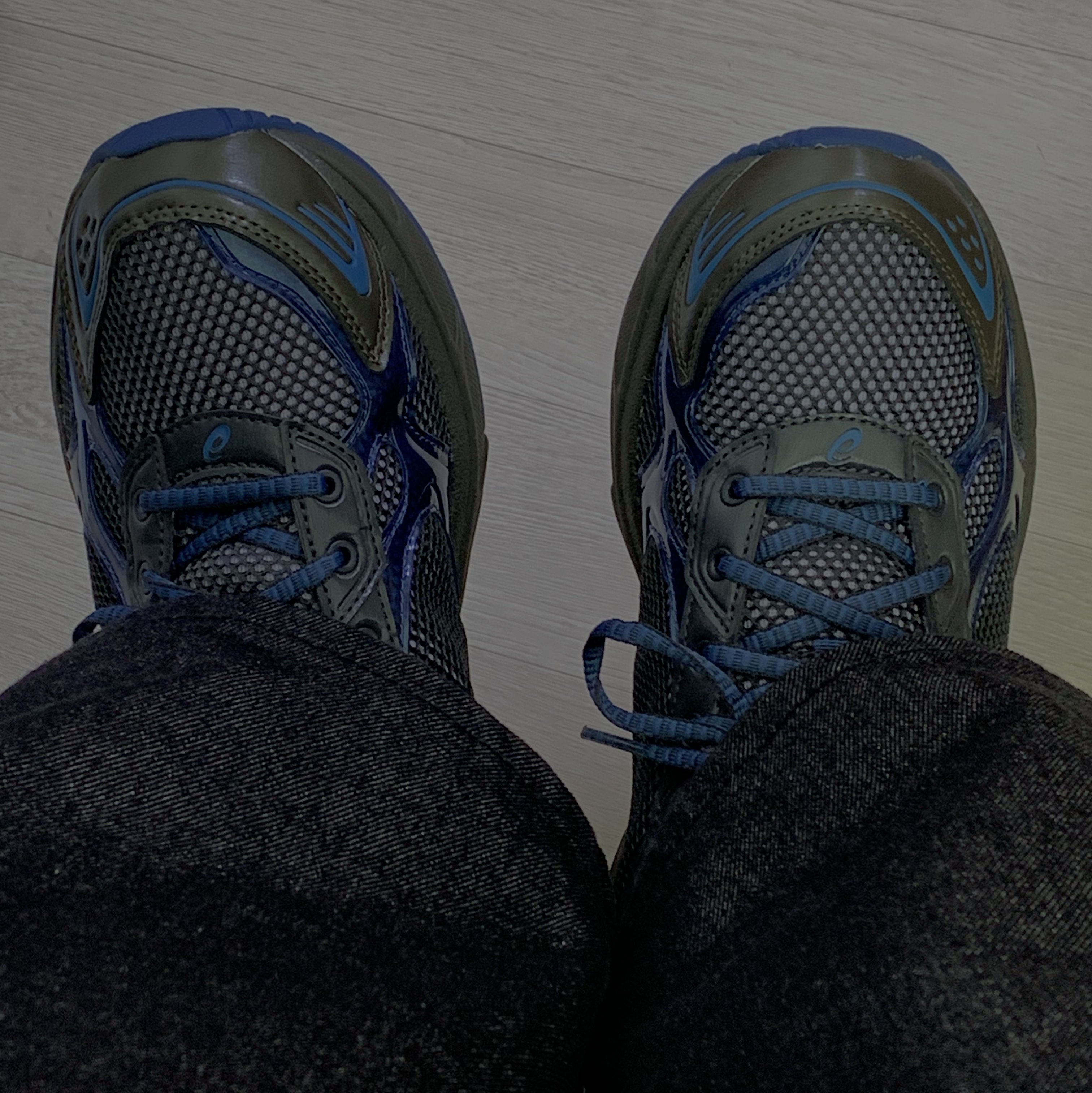 Asics UB4-S Gel-1130 Graphite Grey 착용 스타일
