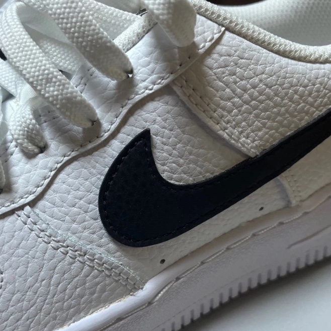 (GS) Nike Air Force 1 White Black 착용 스타일