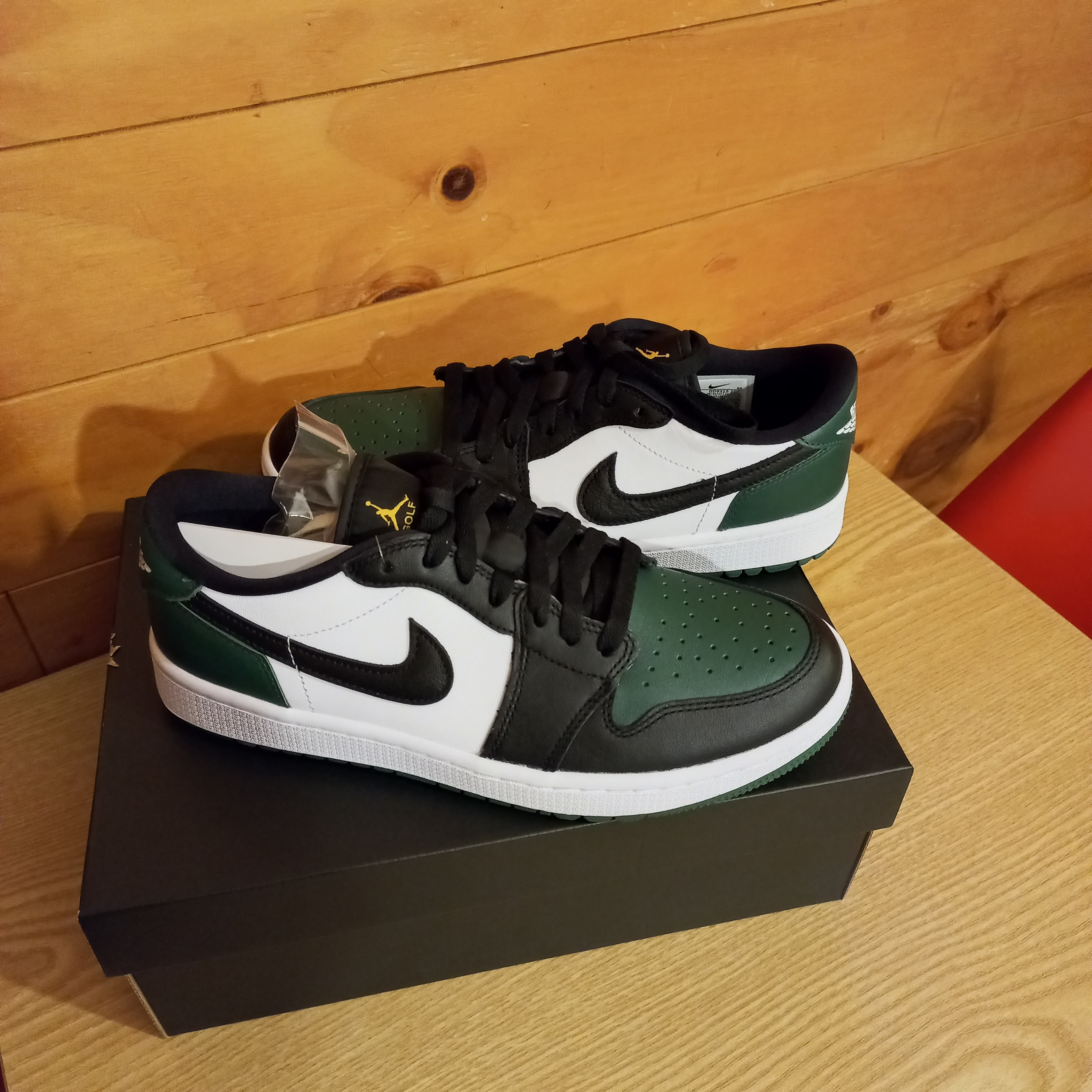 Jordan 1 Low Golf Noble Green, Jordan 1 Retro Silver Medal 착용 스타일 - 1