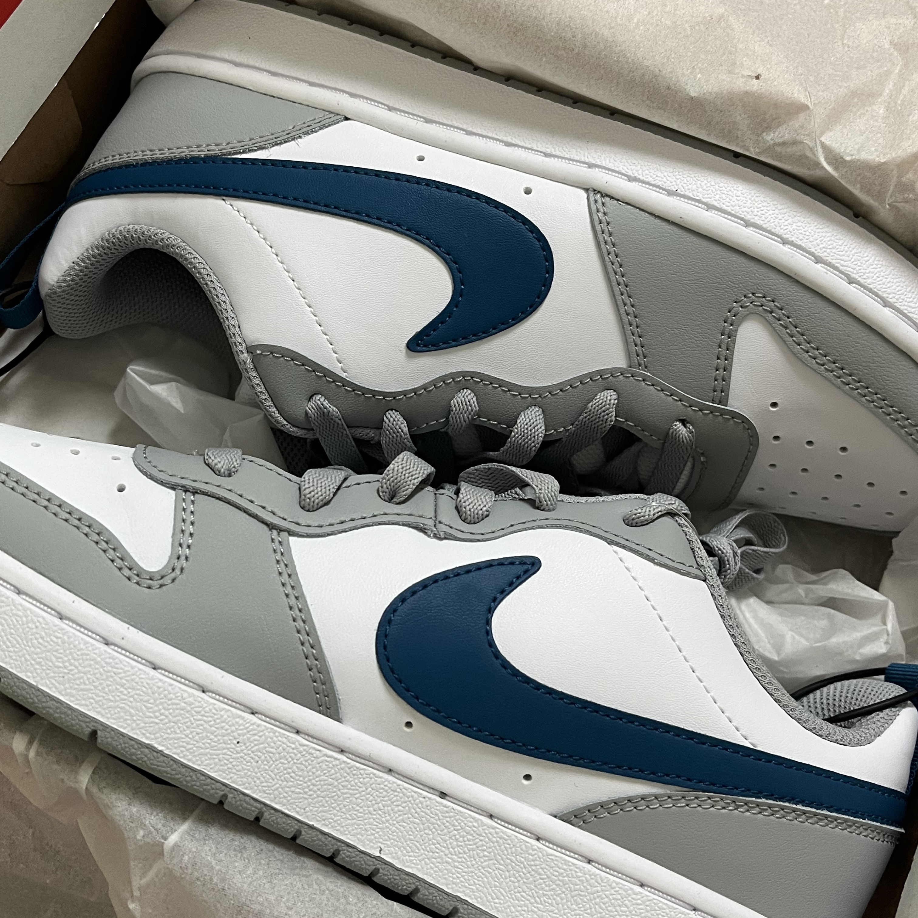 (GS) Nike Court Borough Low 2 Light Smoke Grey 착용 스타일