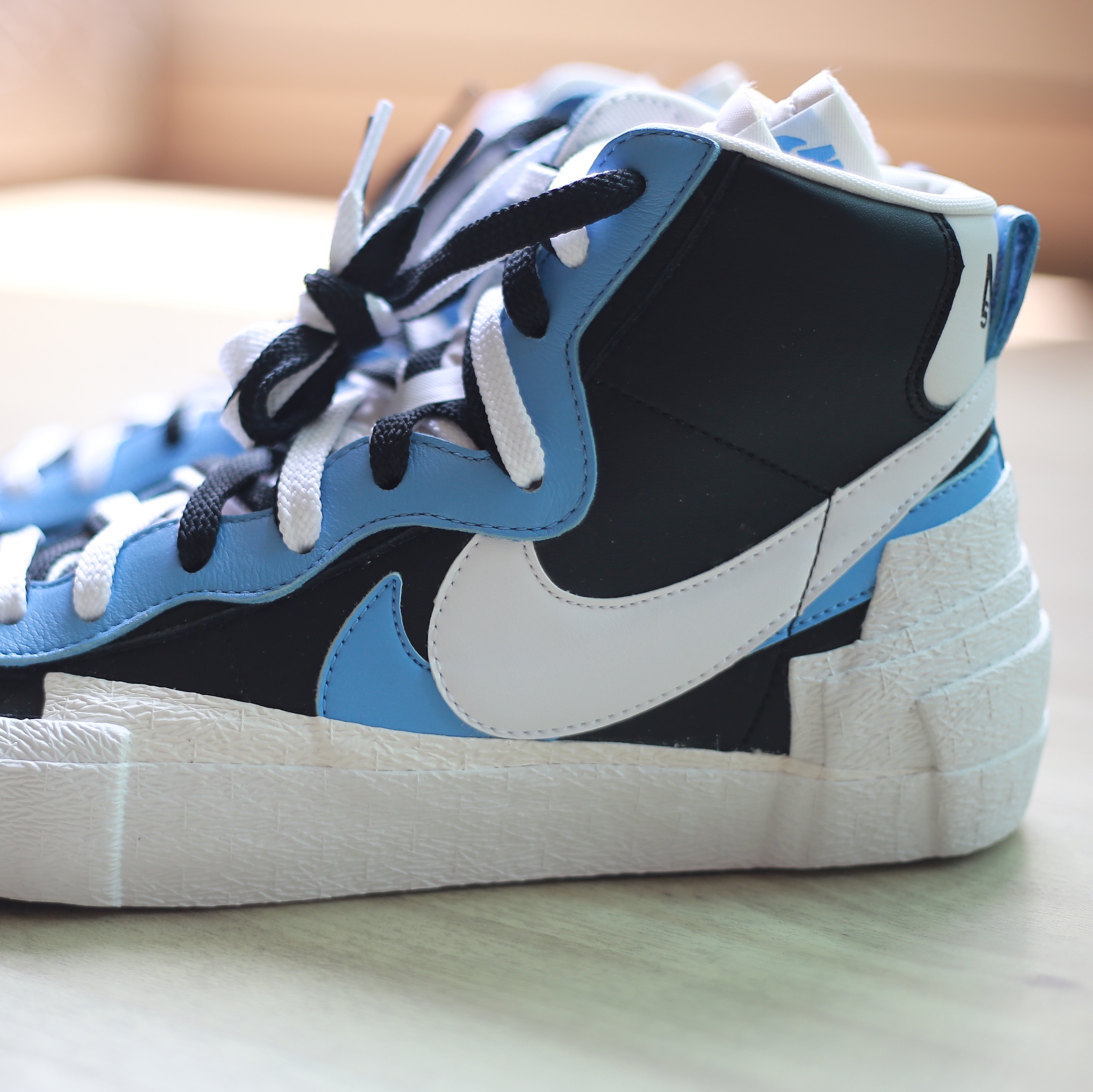 Nike x Sacai Blazer Mid White Black Legend Blue 착용 스타일