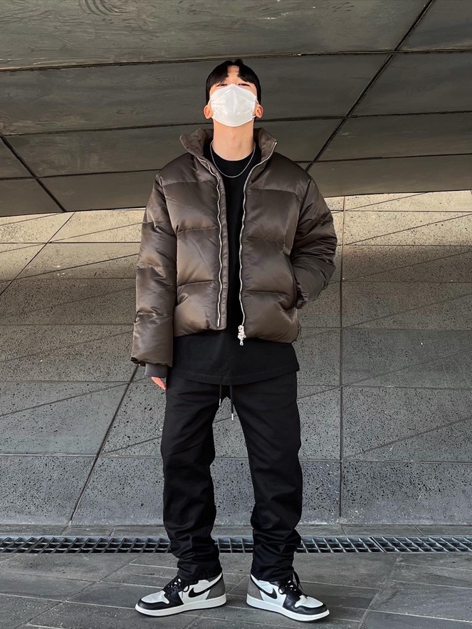 Jordan 1 Retro High OG Black Mocha 착용 스타일