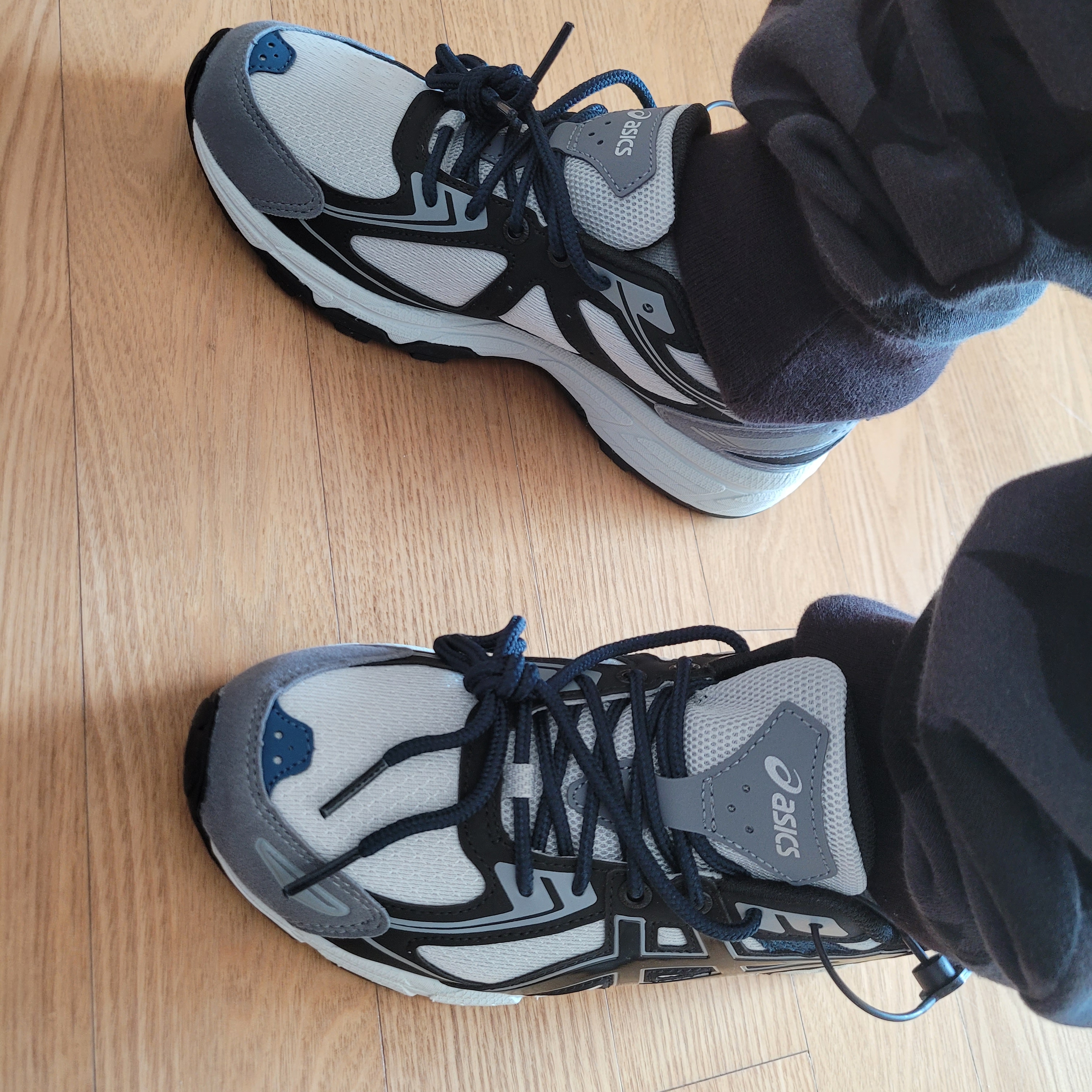 Asics Gel-Venture 6 SPS Glacier Grey 착용 스타일 - 2