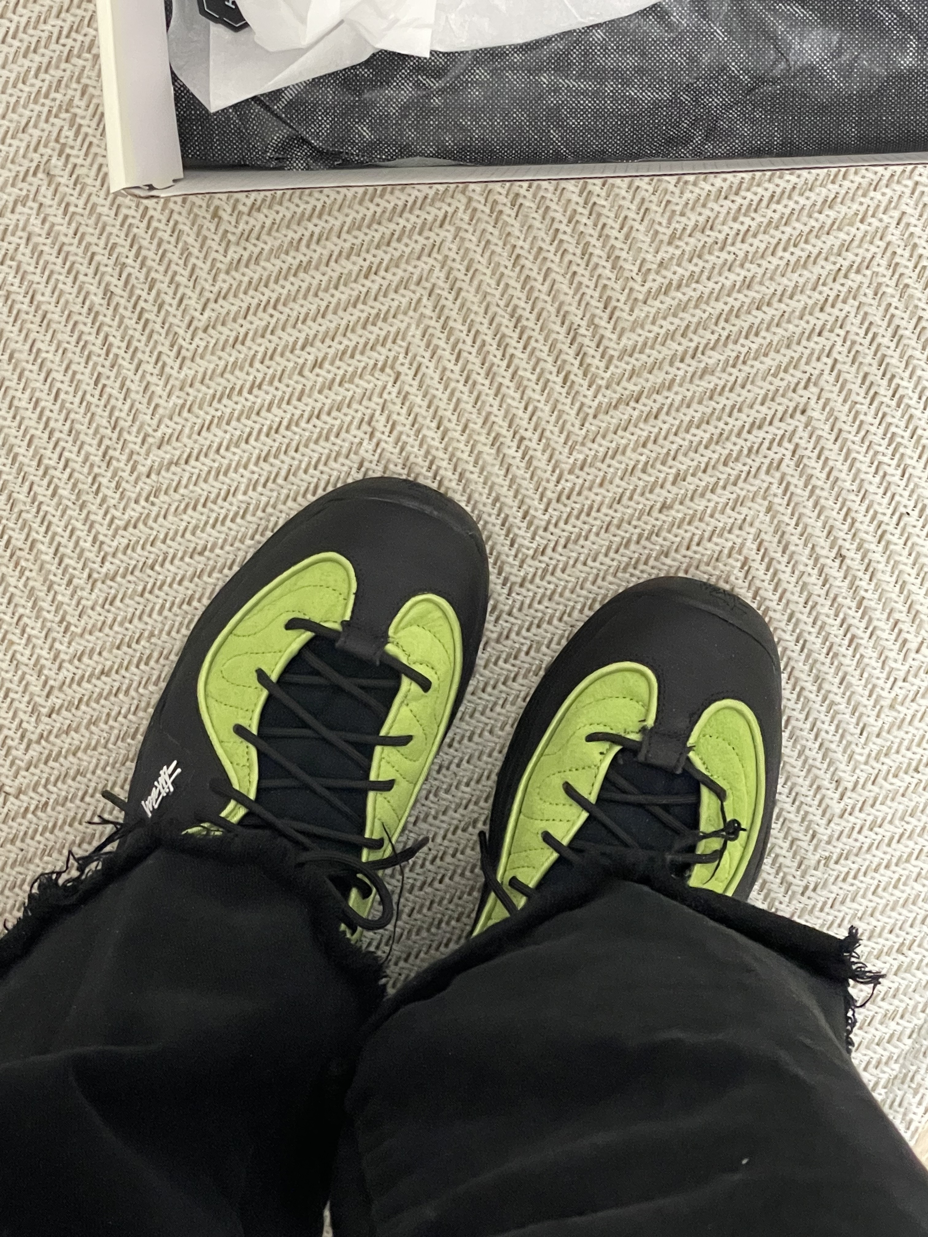 Nike x Stussy Air Penny II Vivid Green and Black 착용 스타일 - 4