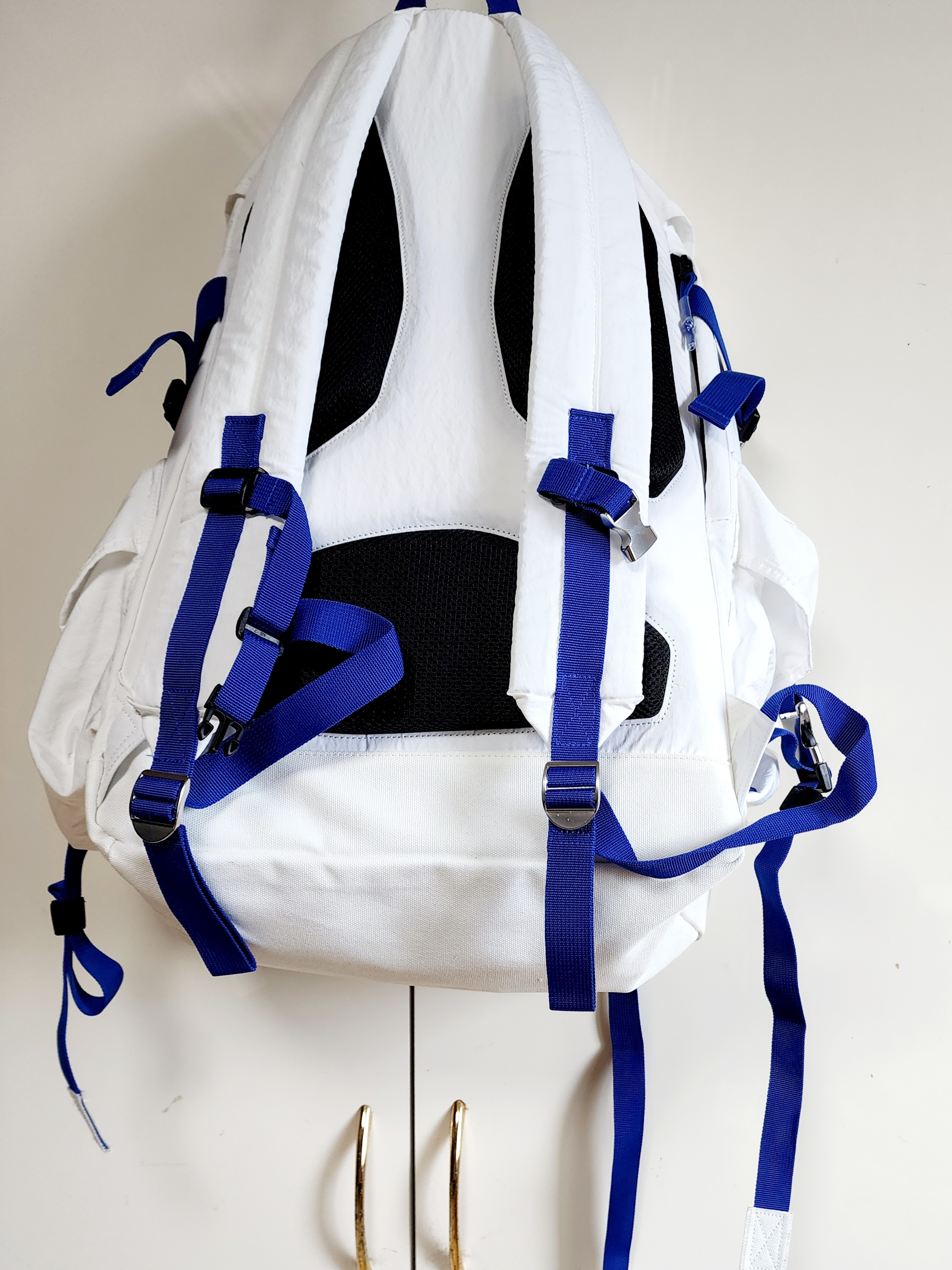Ader Error x Zara Backpack Black 착용 스타일 - 2