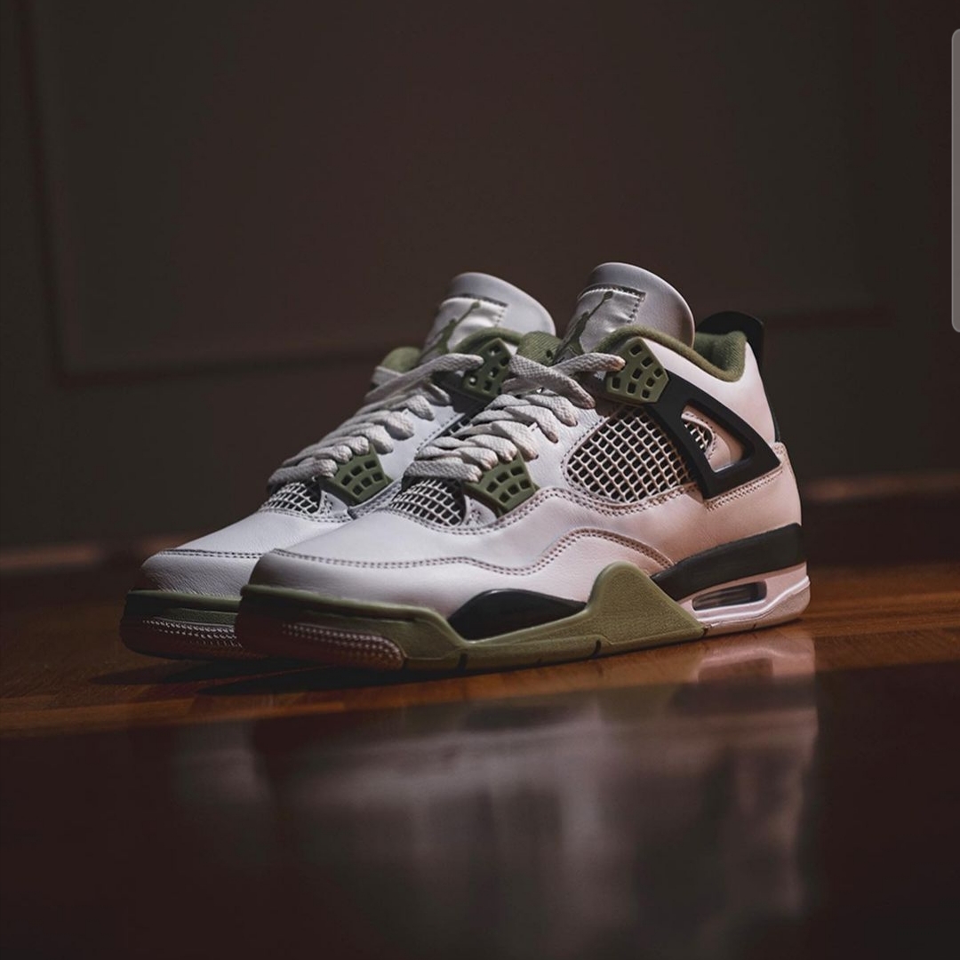 (W) Jordan 4 Retro Oil Green 착용 스타일