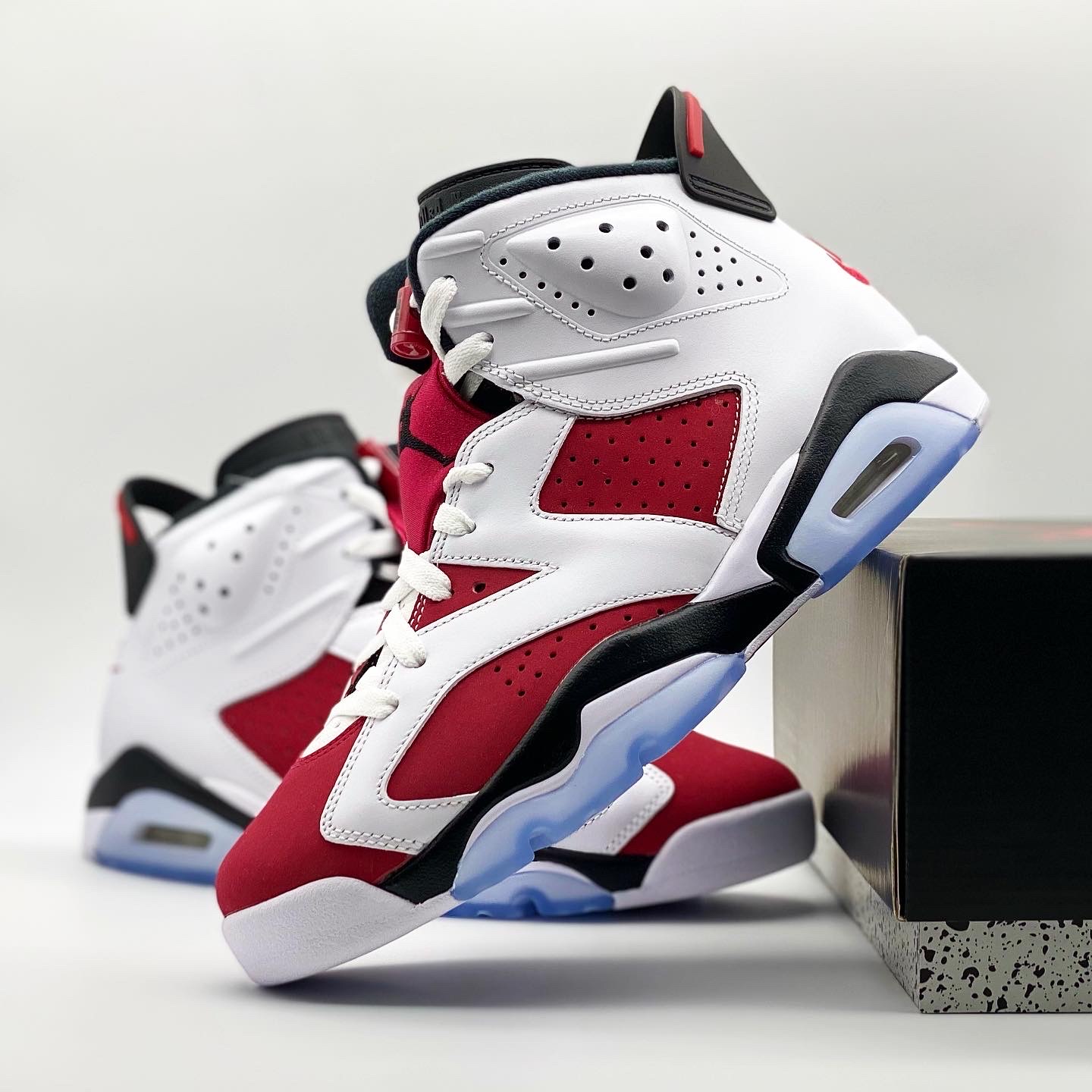 Jordan 6 Retro Carmine 2021 착용 스타일 - 4