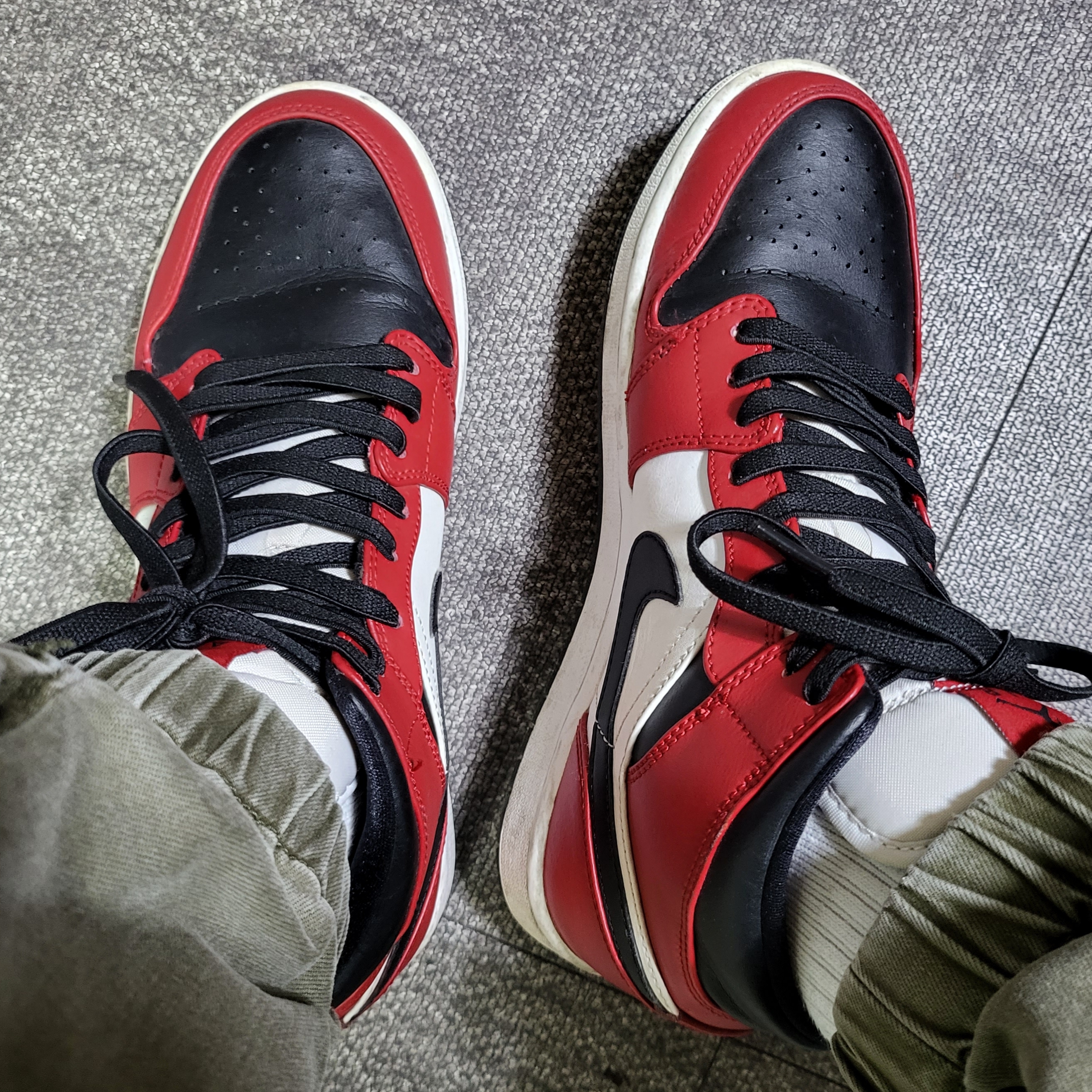 Jordan 1 Mid Chicago Black Toe 착용 스타일