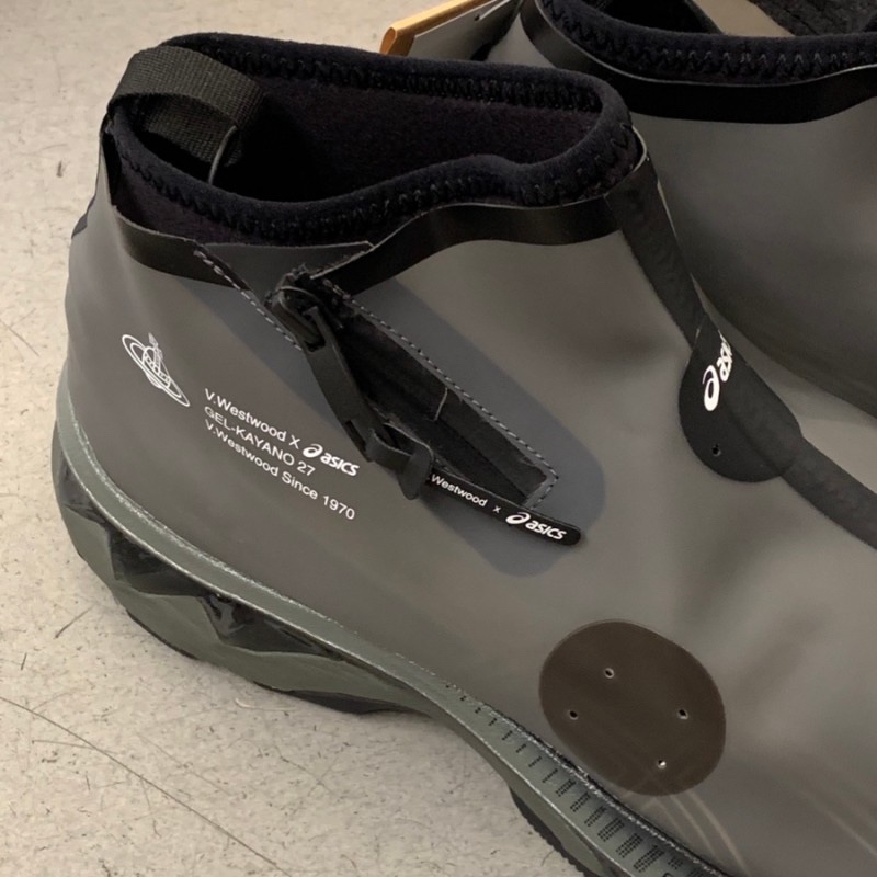 Asics x Vivienne Westwood Gel-Kayano 27 LTX Black 착용 스타일 - 1