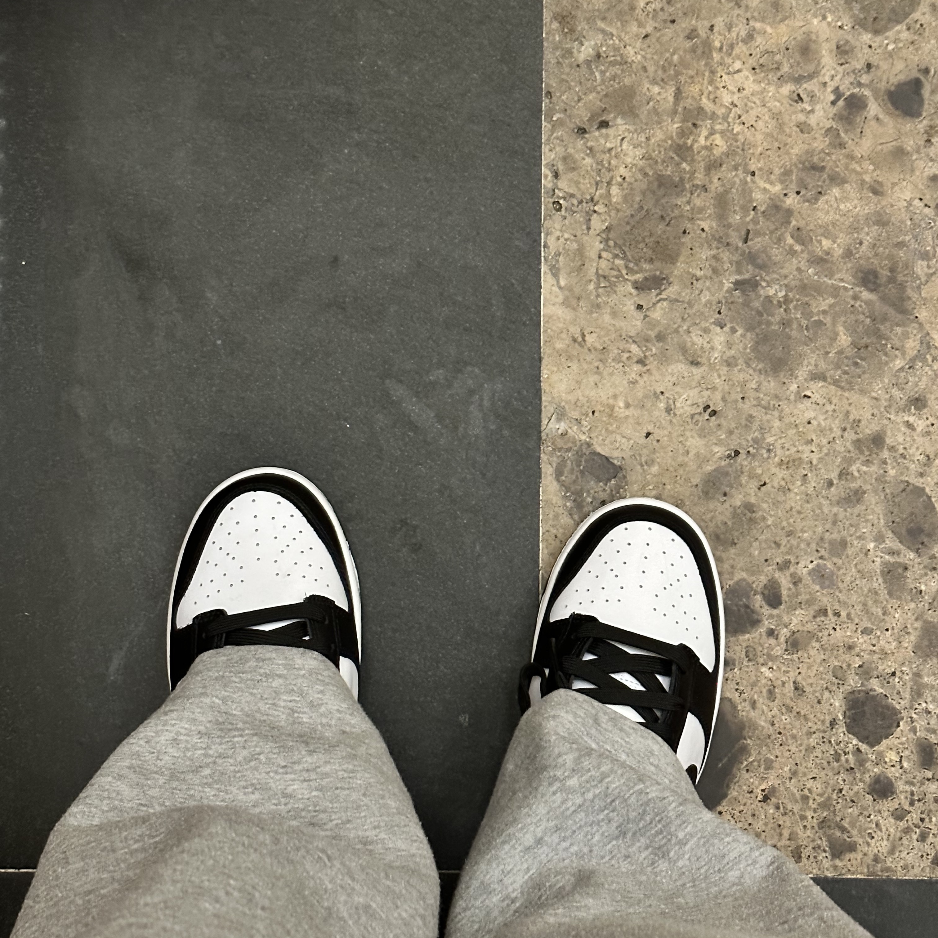 Nike Dunk Low Retro Black 착용 스타일