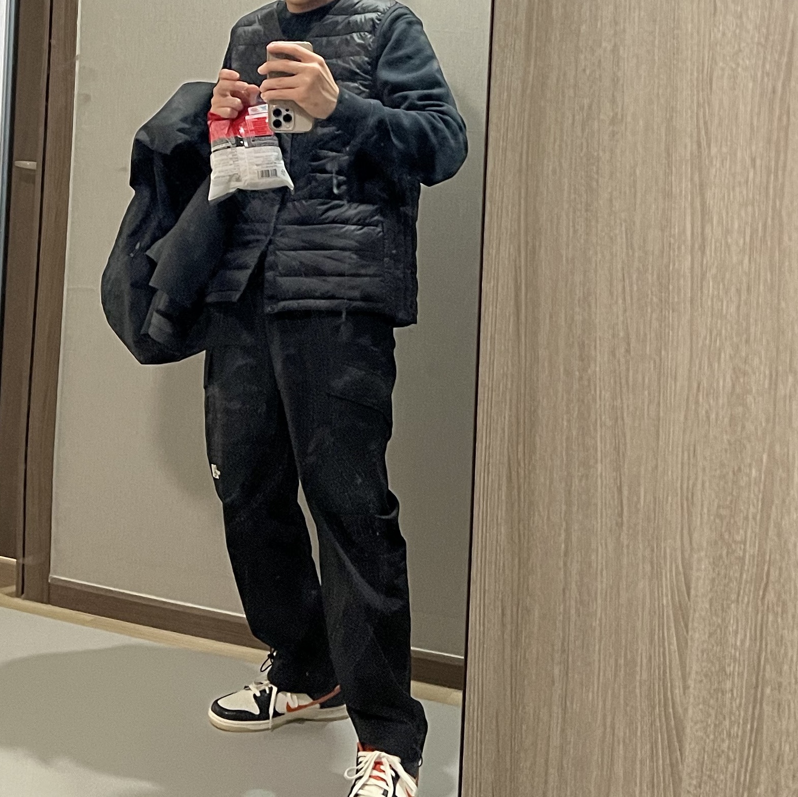 Nike Dunk Low Retro PRM Halloween, Nike ACG Storm-Fit ADV Cascade Rains Full Zip Shell Jacket Off Noir - Asia 착용 스타일