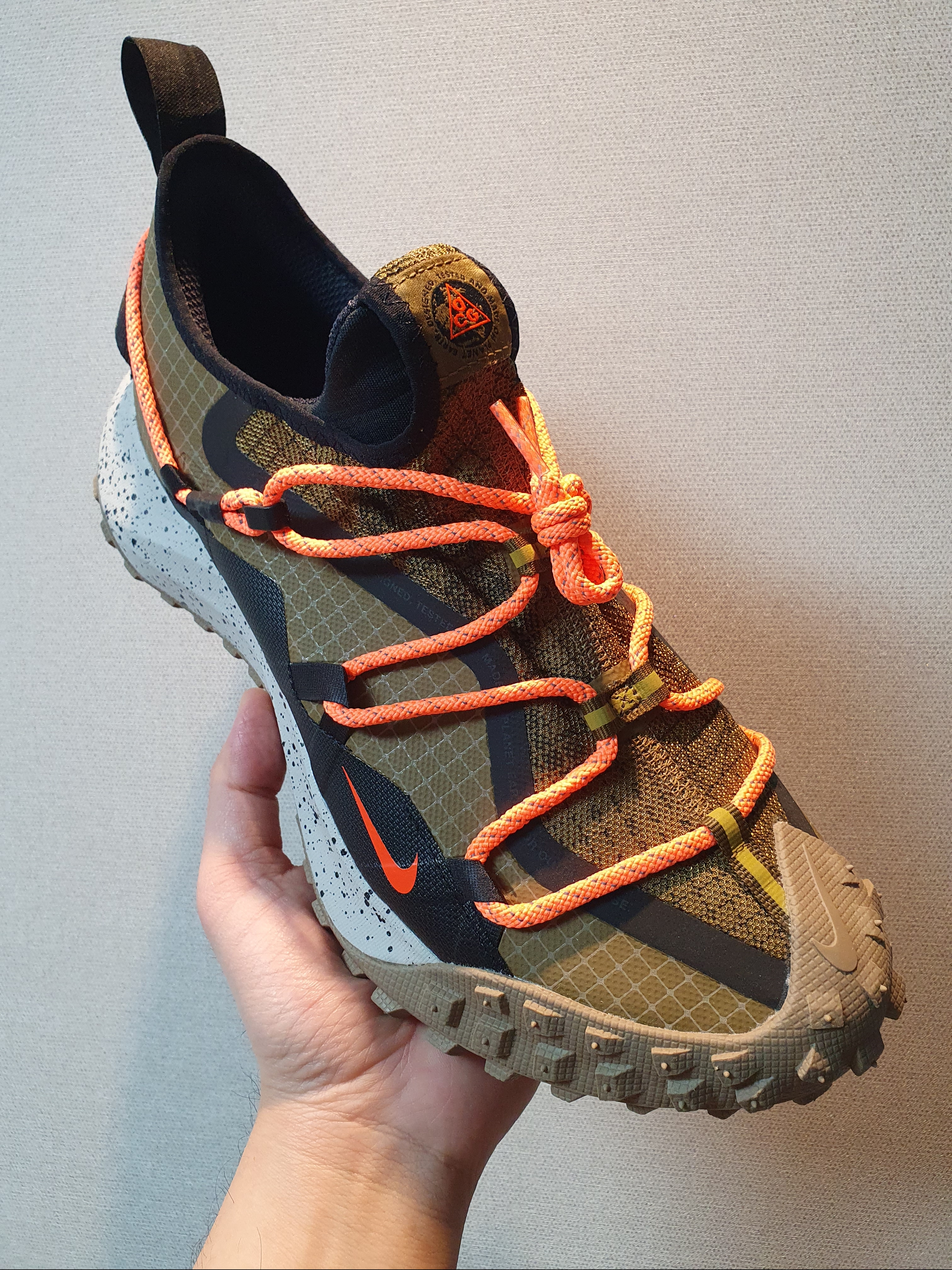 Nike ACG Mountain Fly Low Gore-Tex SE Hazel Rush 착용 스타일 - 3