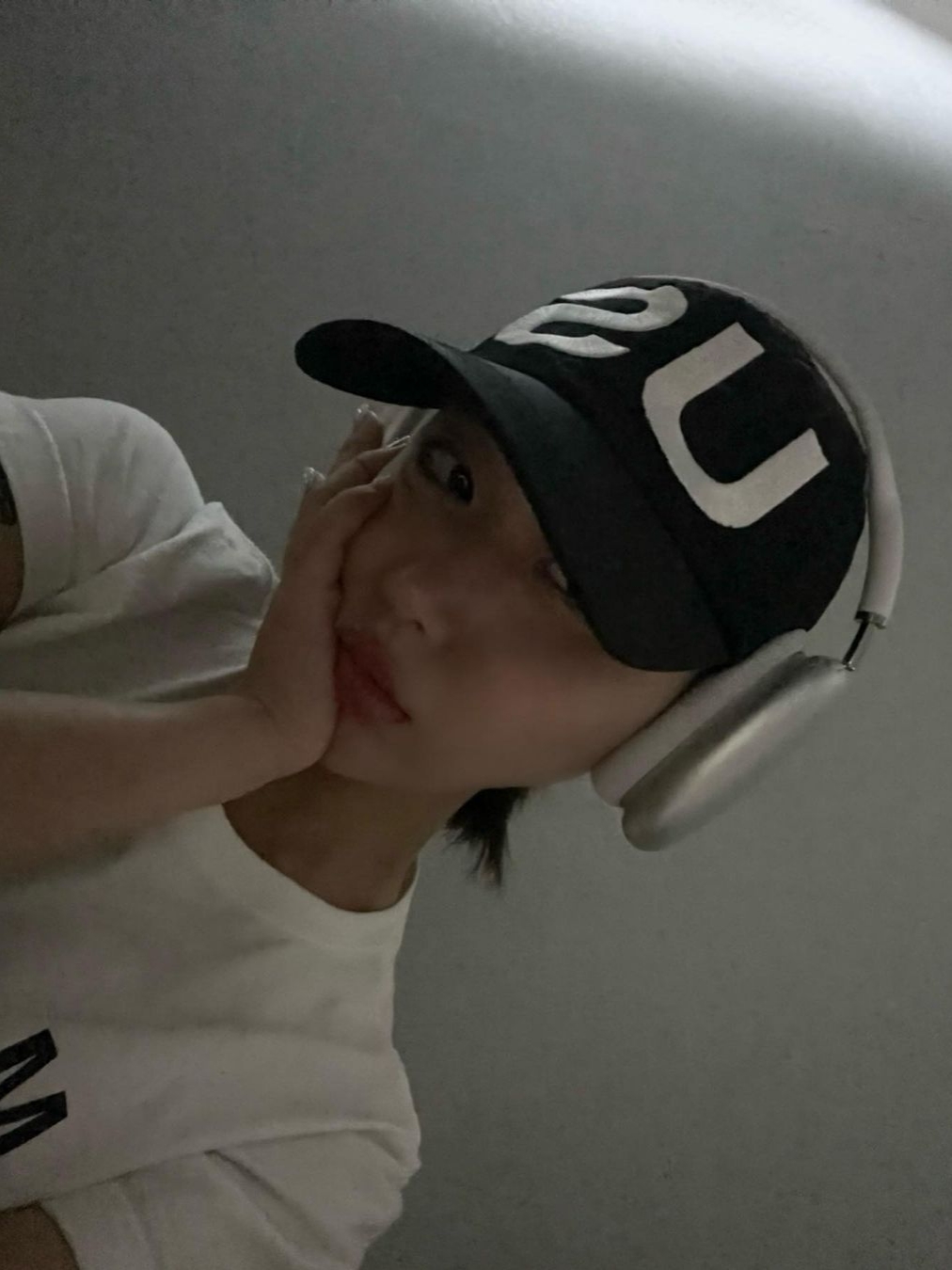 s/e/o Us Cap Black 착용 스타일 - 1