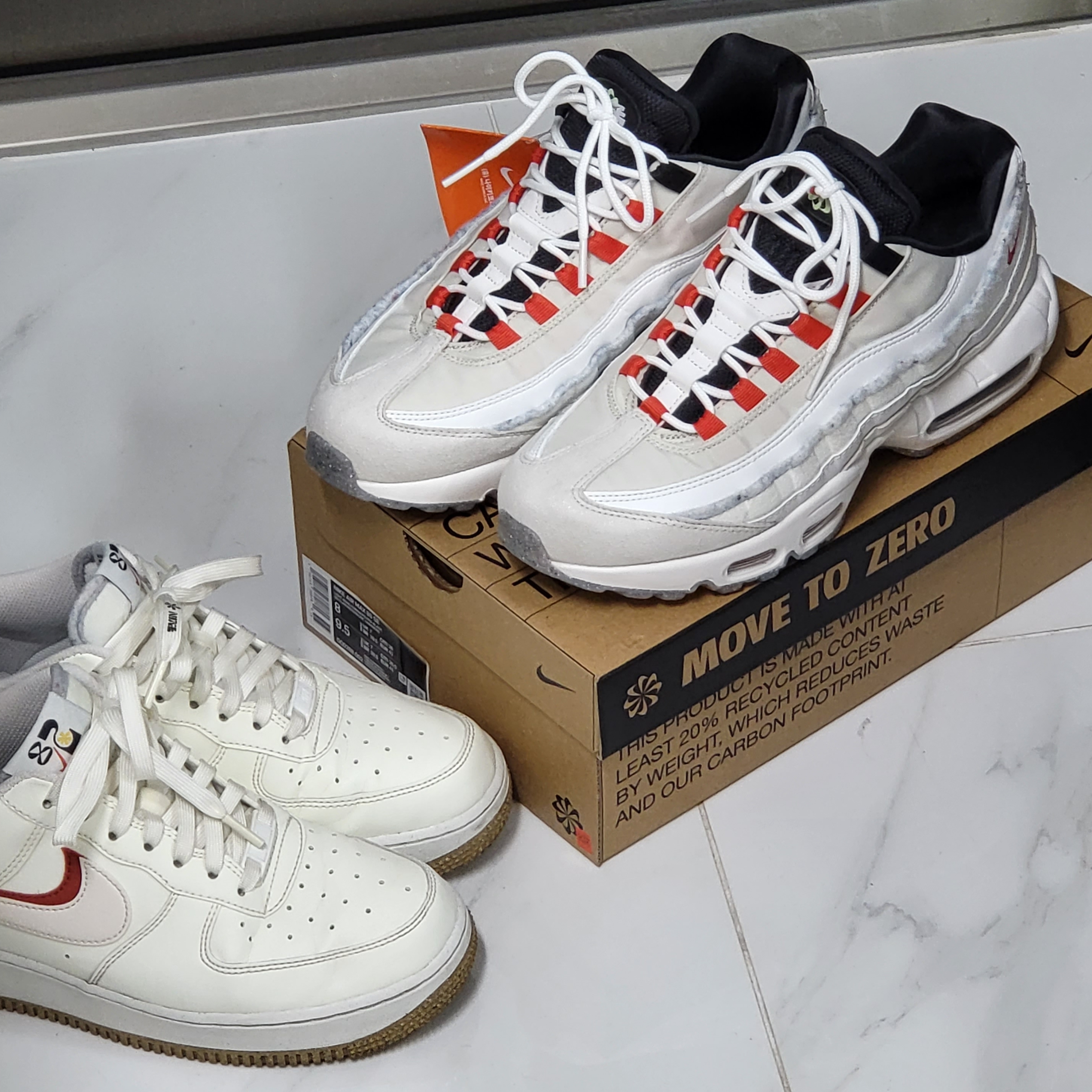 Nike Air Max 95 SE Light Bone Habanero Red, (W) Nike Air Force 1 '07 LX Sail Cinnabar 착용 스타일