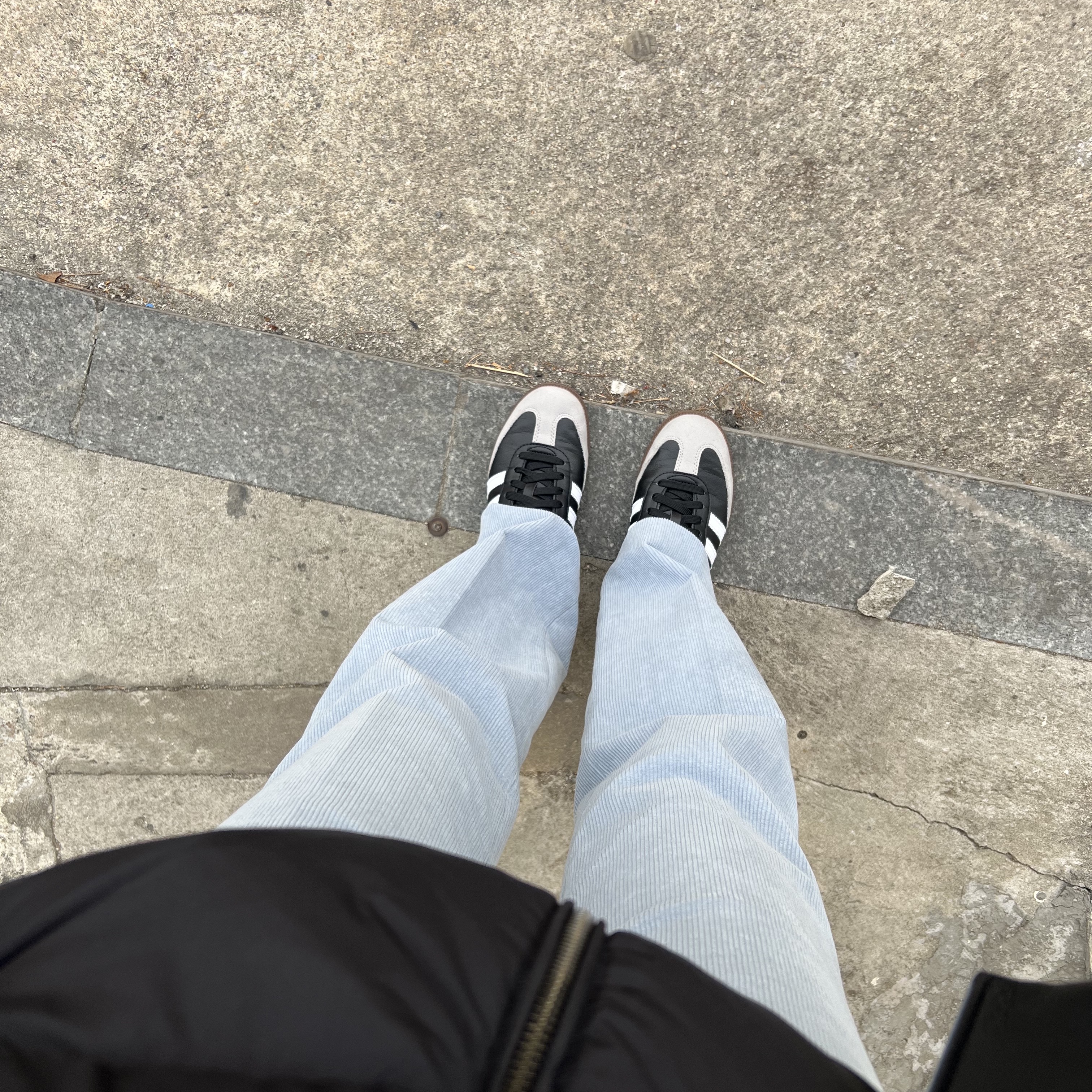 Adidas Samba Vegan Black White 착용 스타일