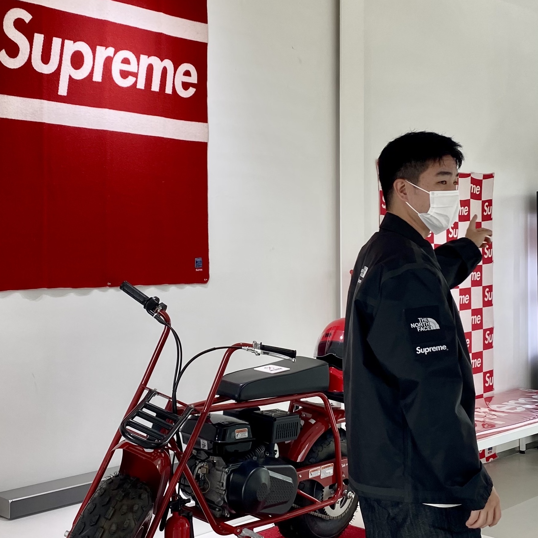 Supreme x The North Face Summit Series Outer Tape Seam Coaches Jacket Black - 21SS, Jordan 1 Retro High OG CO.JP Midnight Navy 착용 스타일 - 1