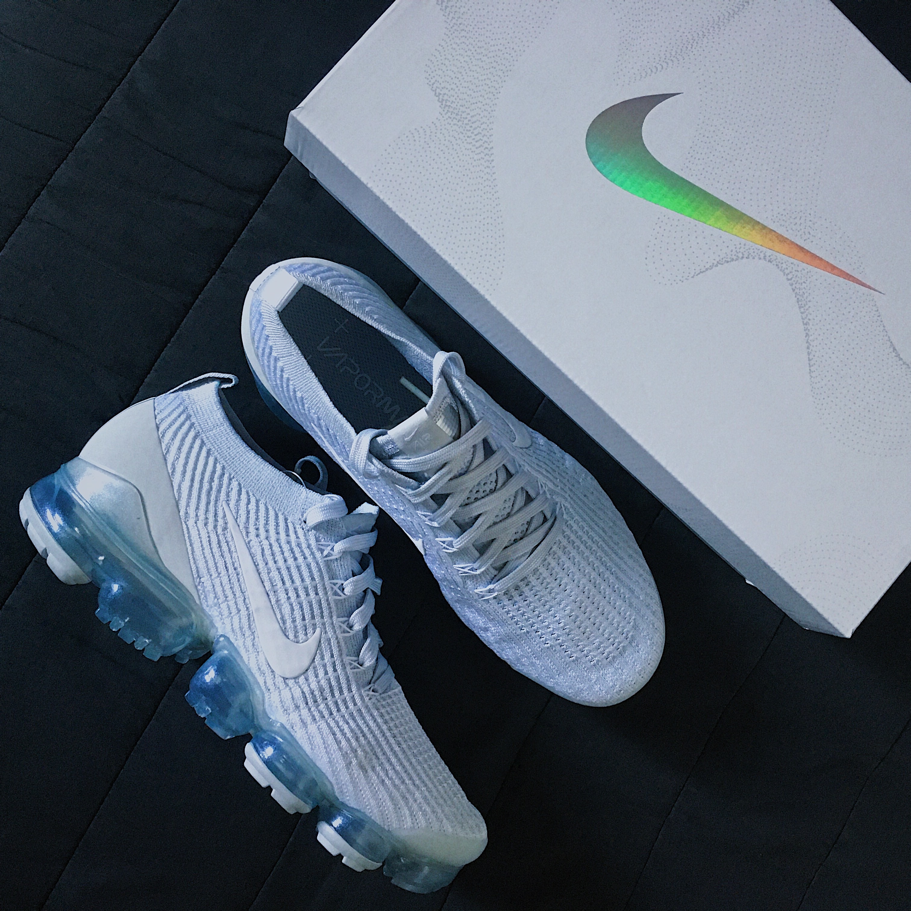 Nike Air VaporMax Flyknit 2 White Pure Platinum 착용 스타일