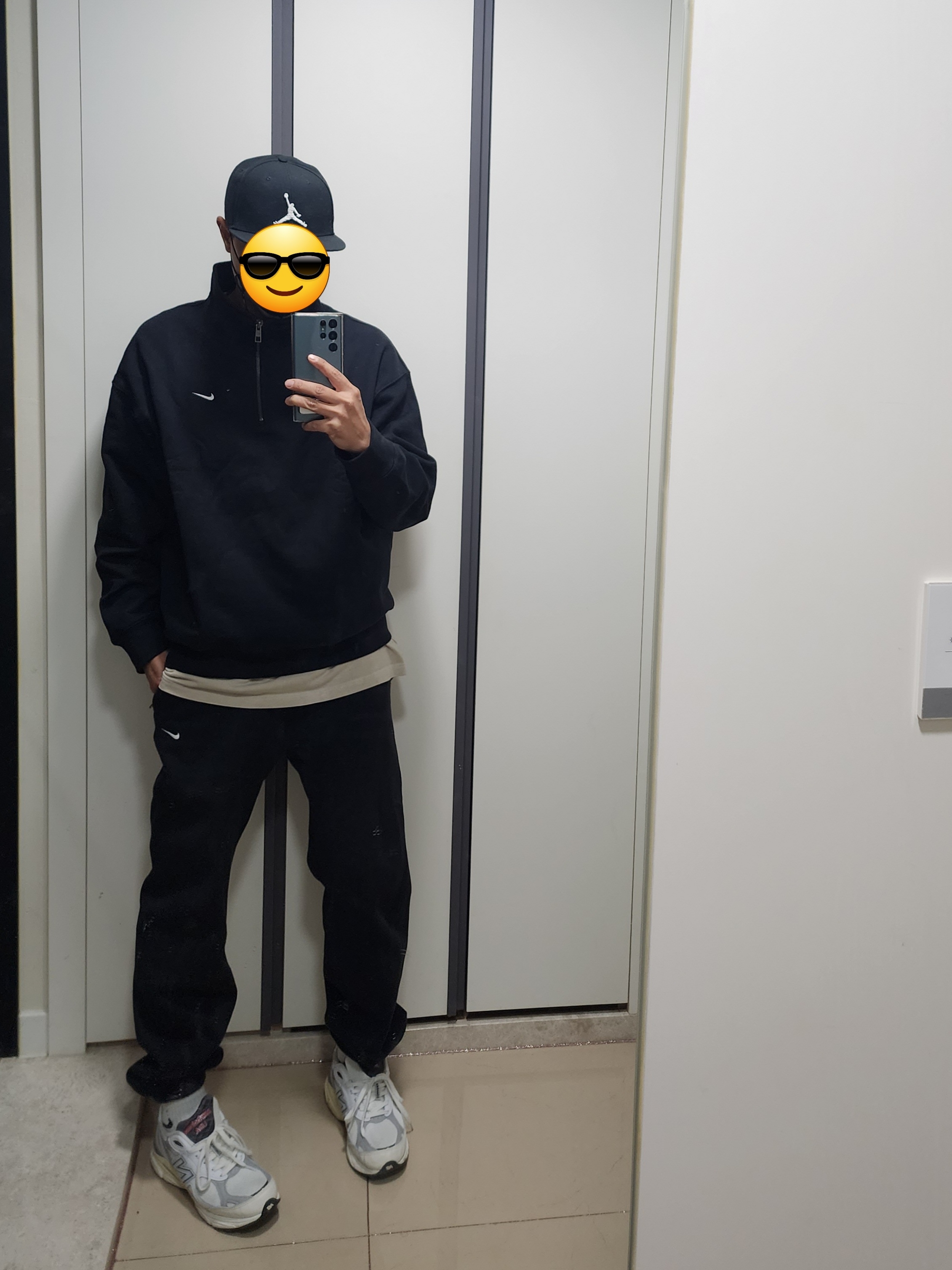 Nike NRG Solo Swoosh Heavy Weight BB Quarter Zip Top Black - Asia, New Balance 990v3 Made in USA Sea Salt 착용 스타일 - 1